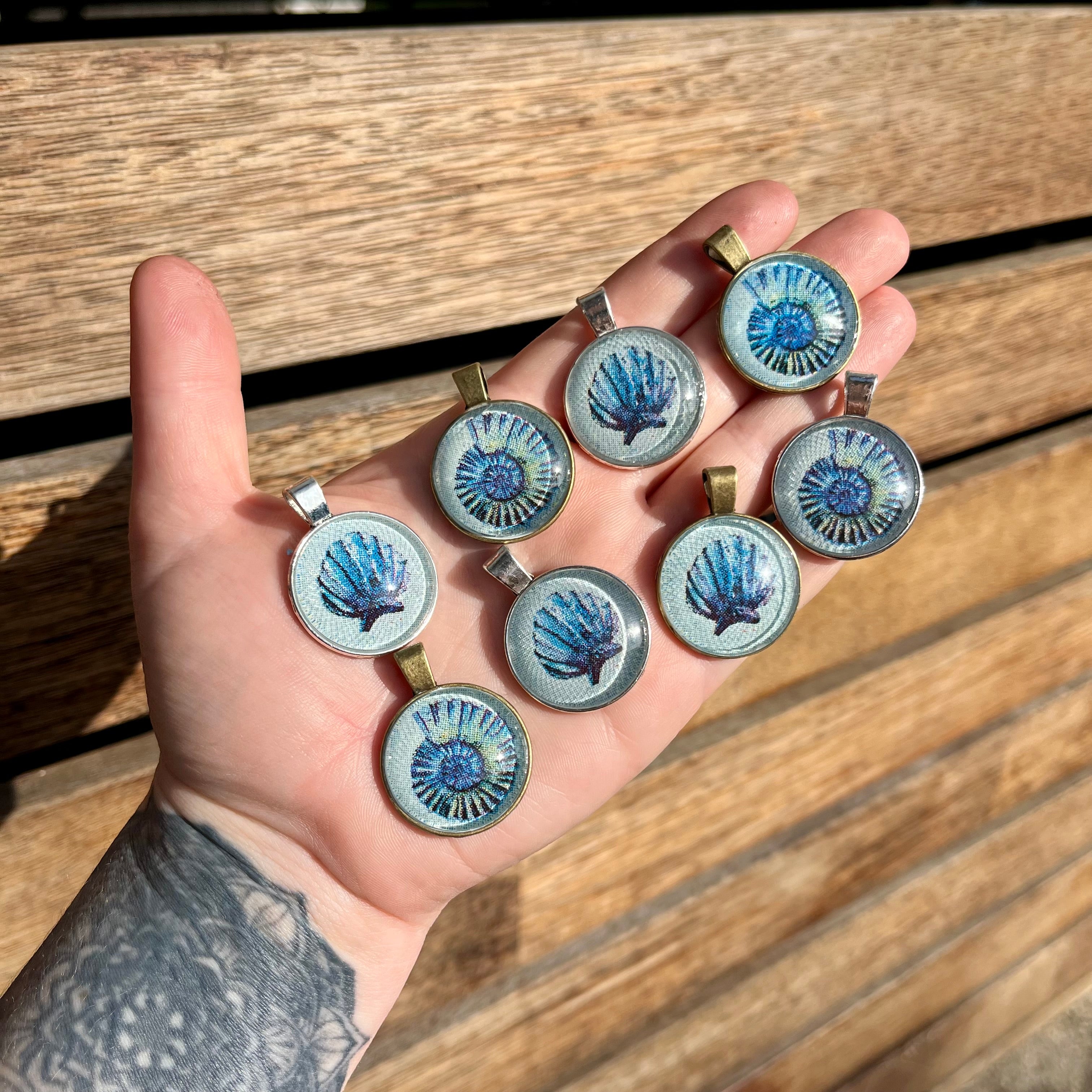 Round Ocean Shell Necklace Pendant