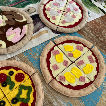 ready to post, Pizza, felt food, assorted, play kitchen
