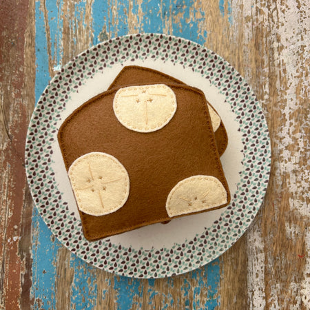 Banana bread, felt, play kitchen
