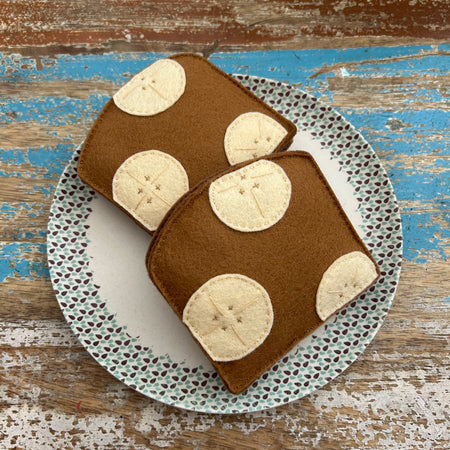 Banana bread, felt, play kitchen