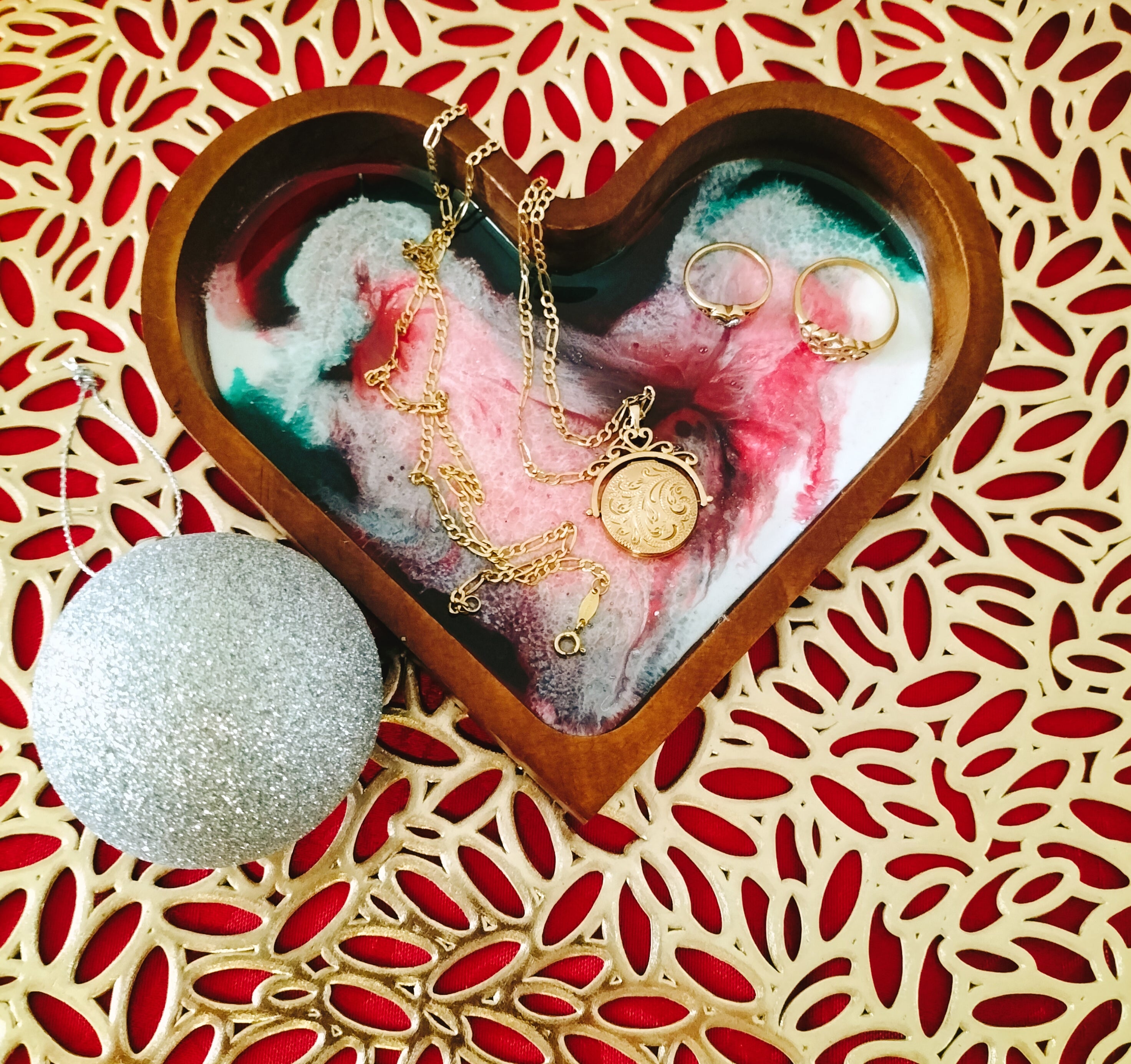 Big love, Christmas trinket tray