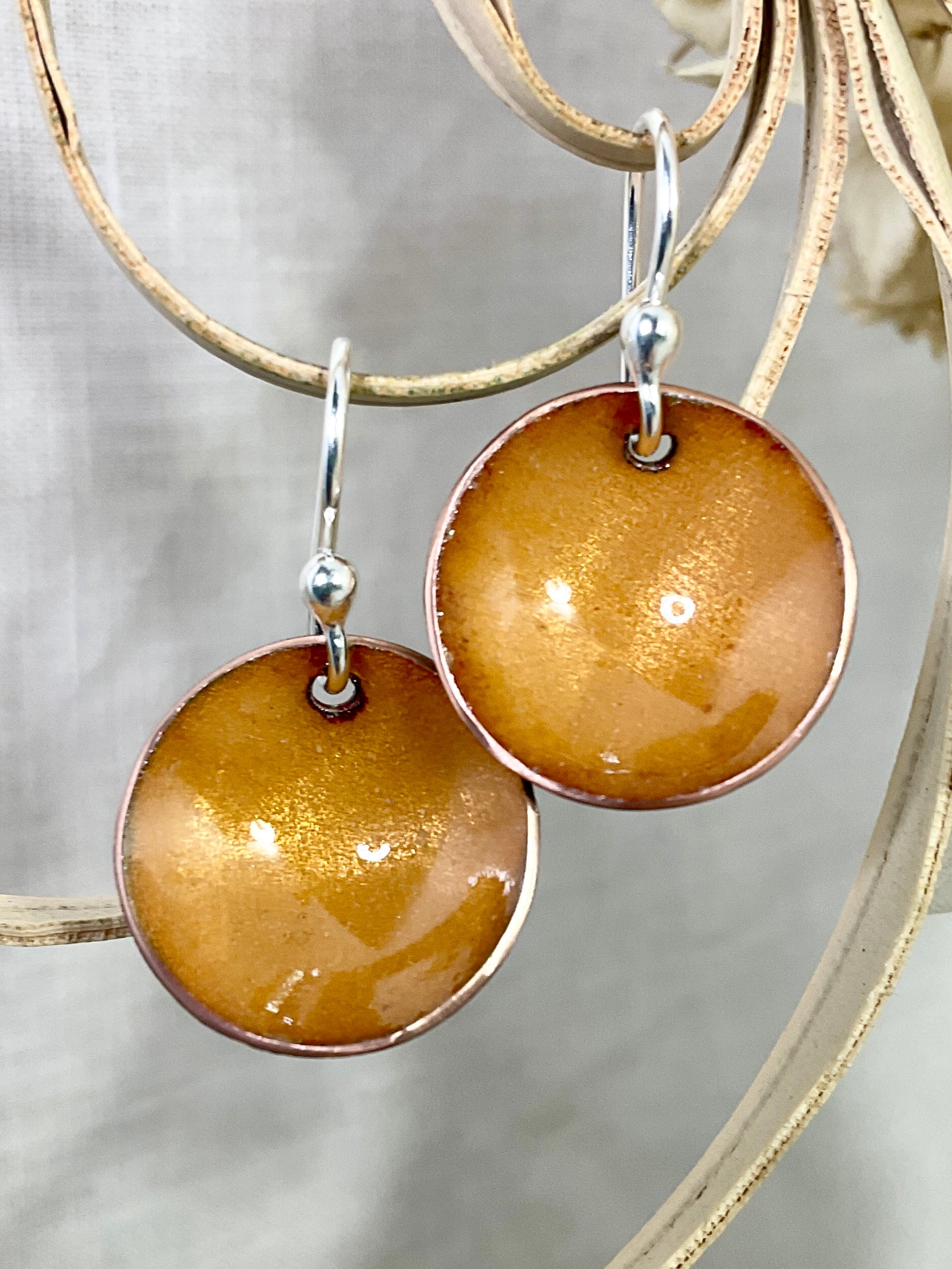 Gold. Everyday earrings. Handmade