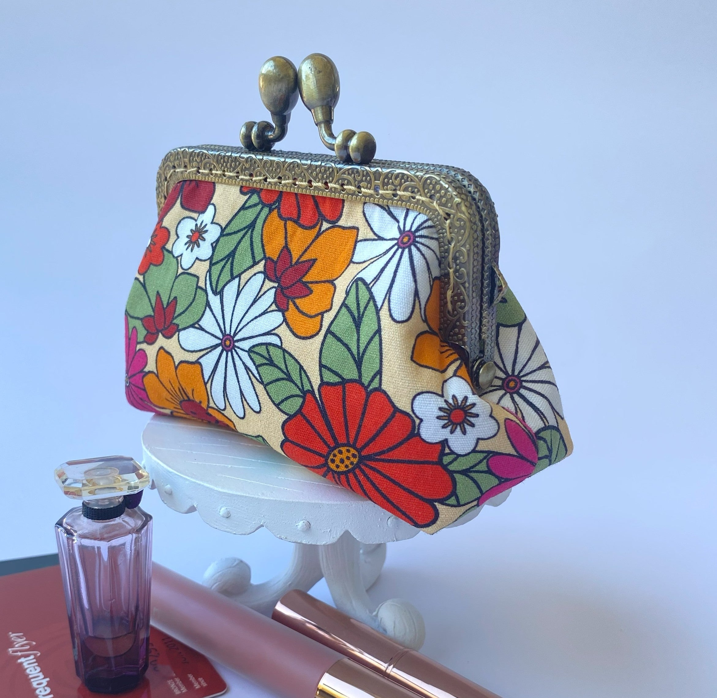 Small coin or cosmetic purse - retro hippy flowers
