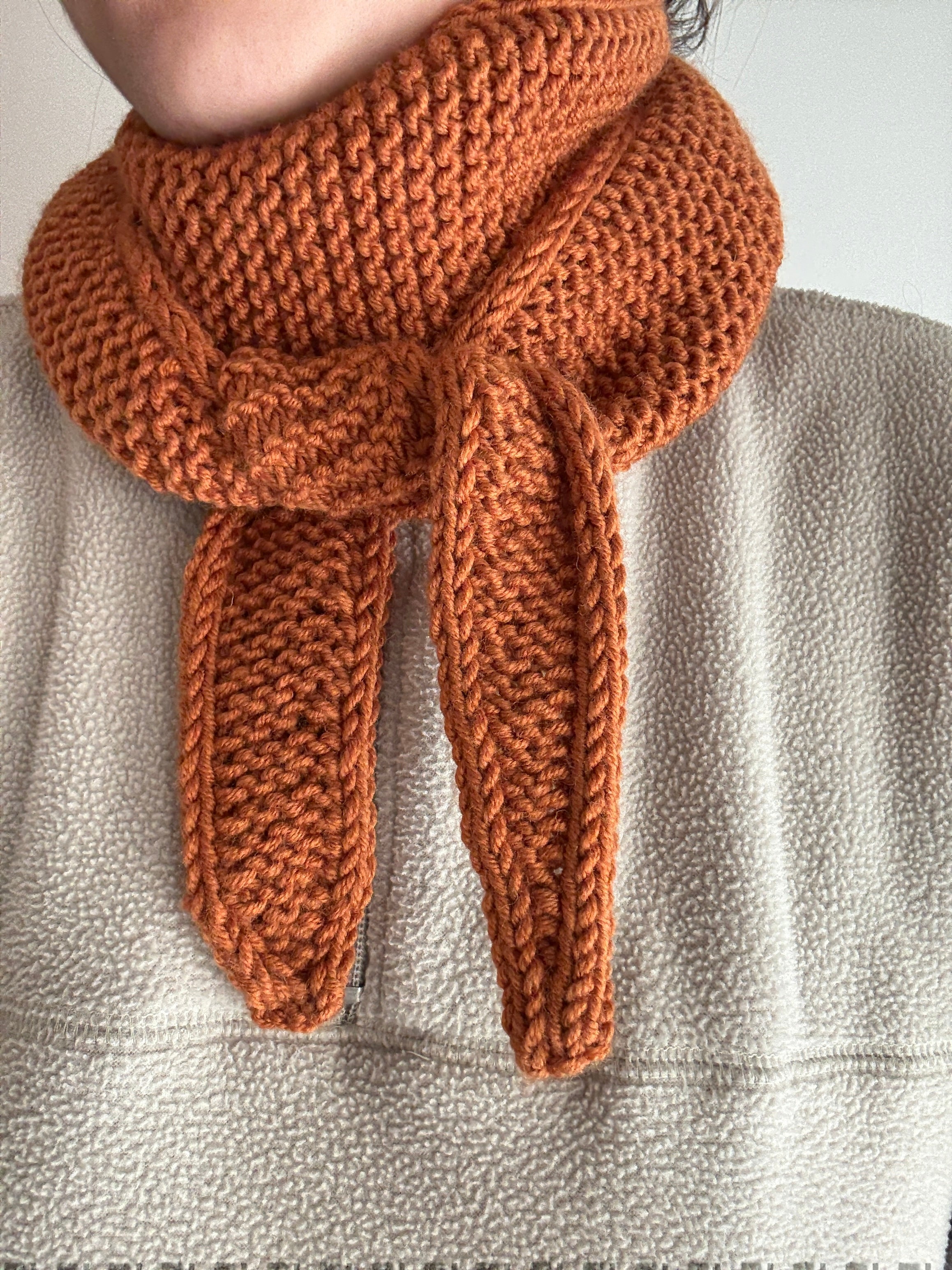 Knitted sophie scarf in leather brown