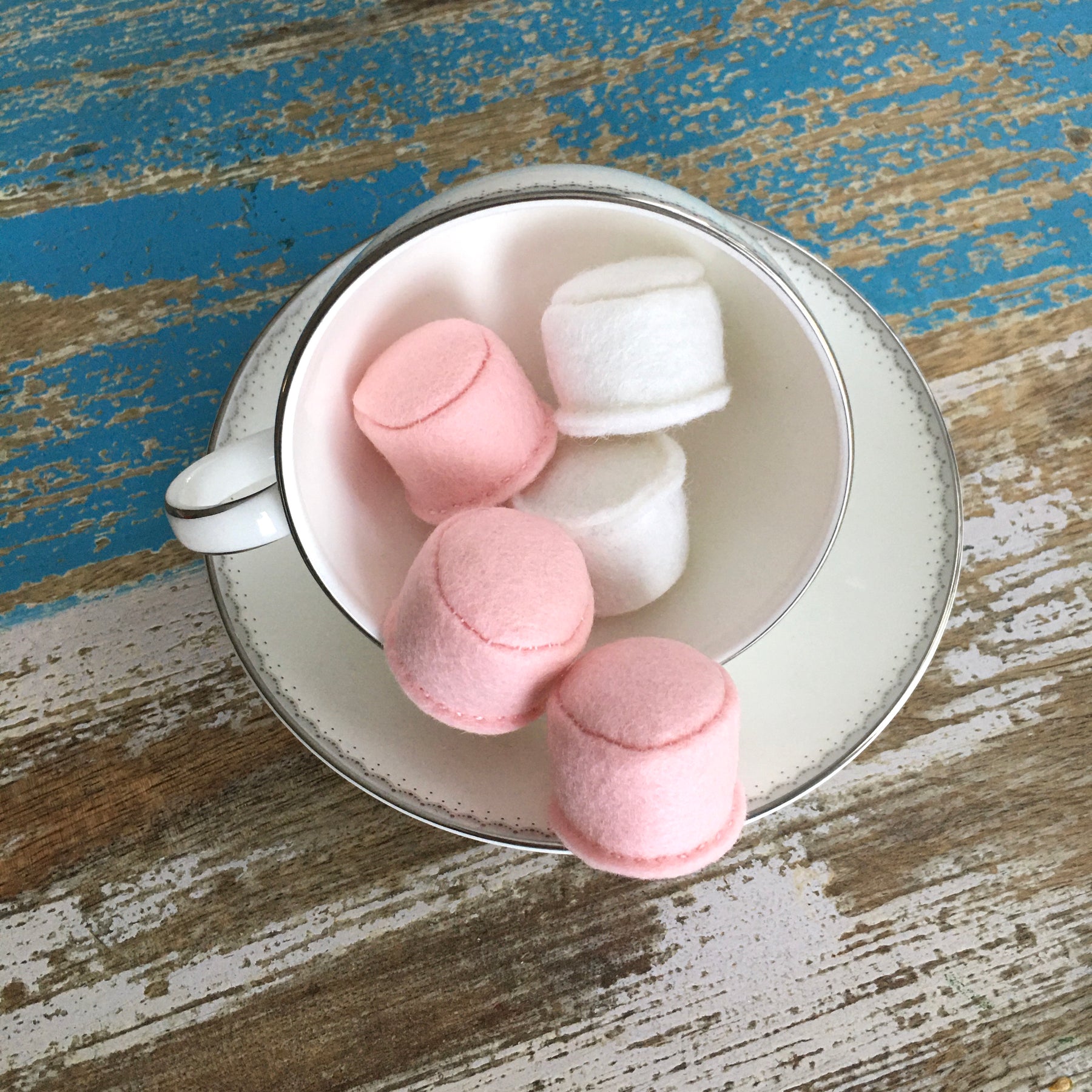 5 Marshmallows set, white and pink, play kitchen