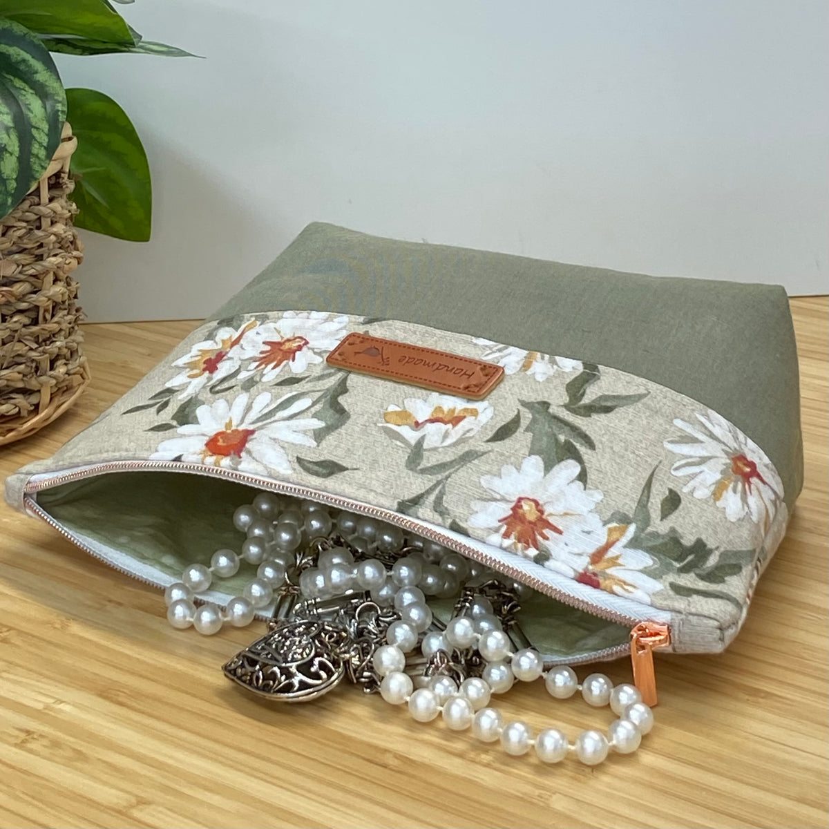 Zipper Pouch - Two-Tone - Daisies