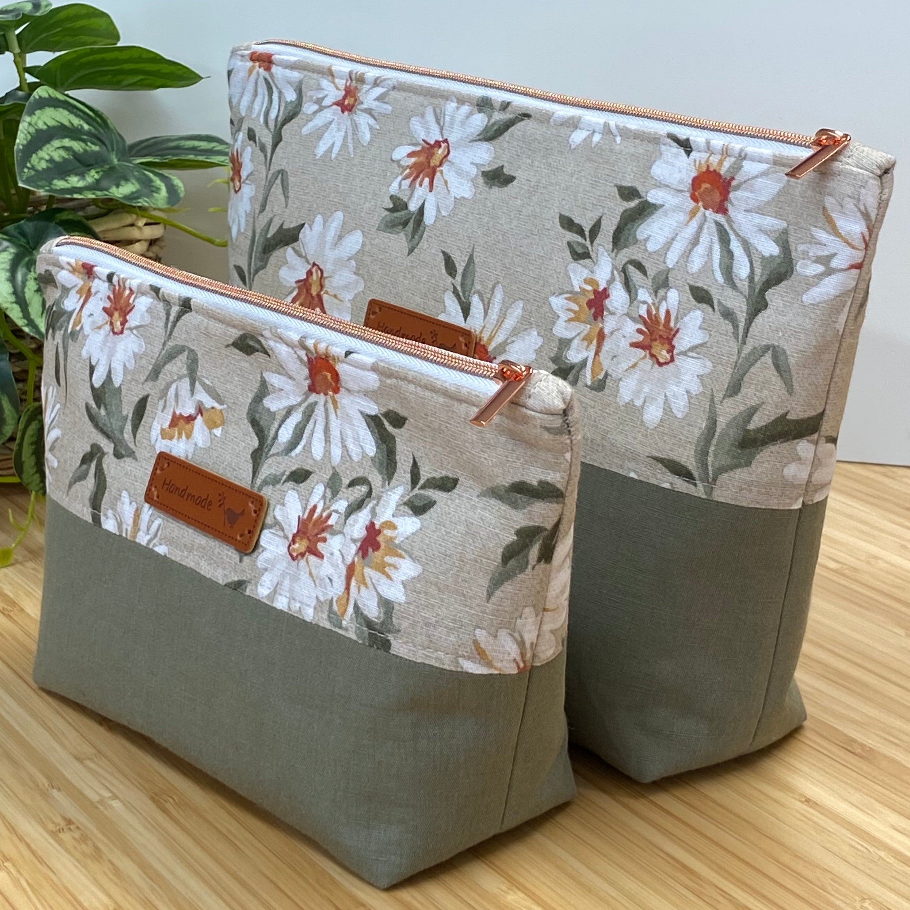 Zipper Pouch - Two-Tone - Daisies