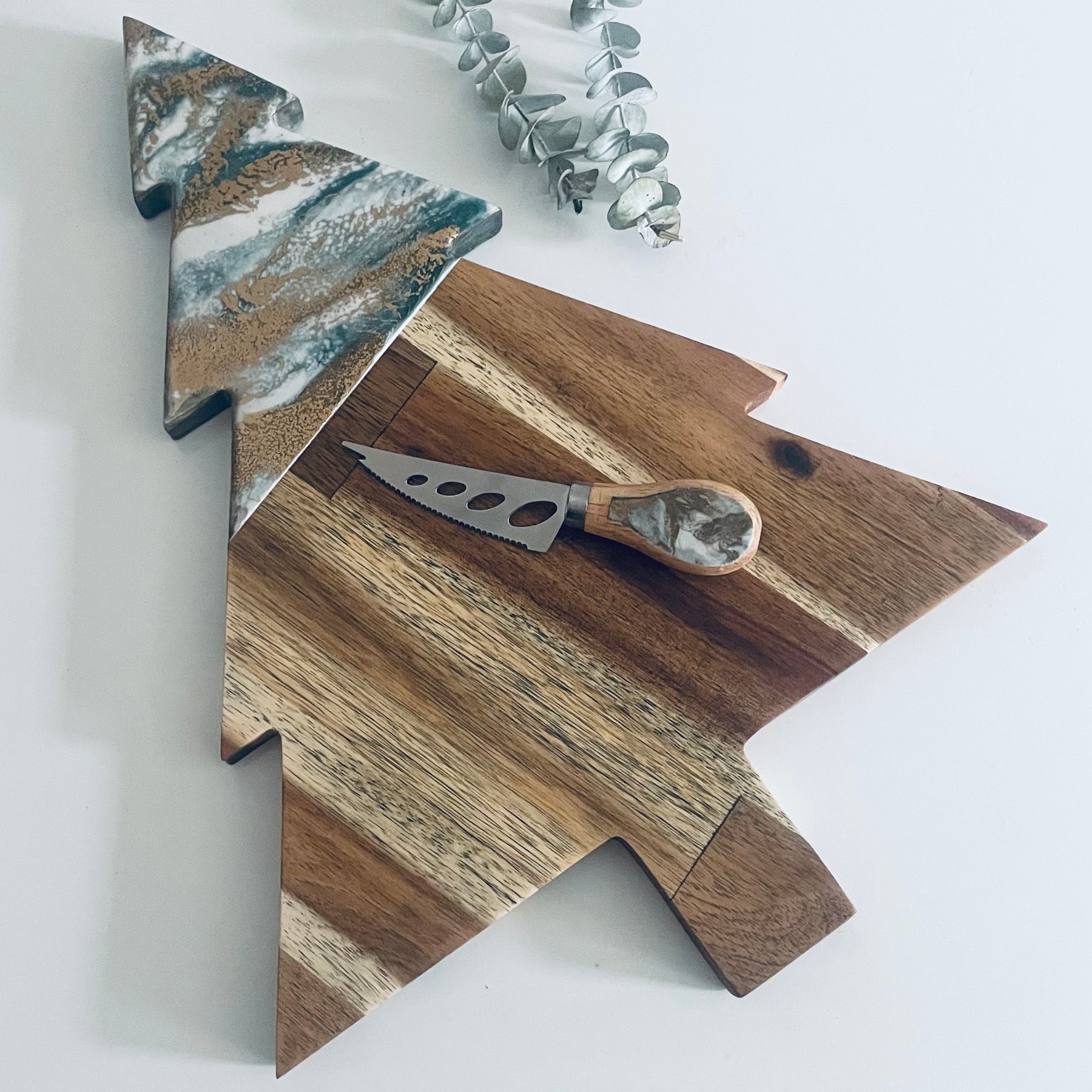 Resin Art Christmas Tree Serving Board & Cheese Knife Set