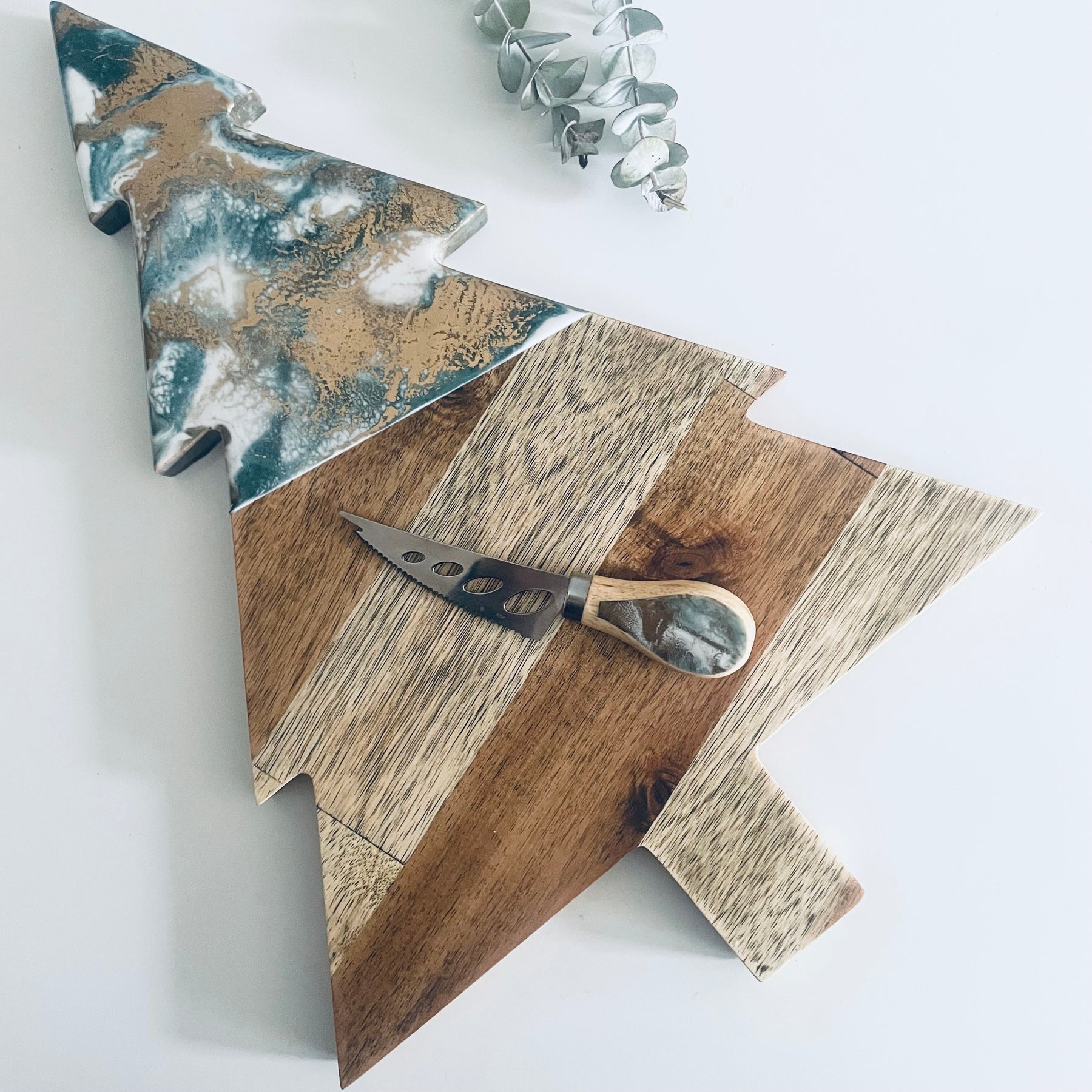 Resin Art Christmas Tree Serving Board & Cheese Knife Set