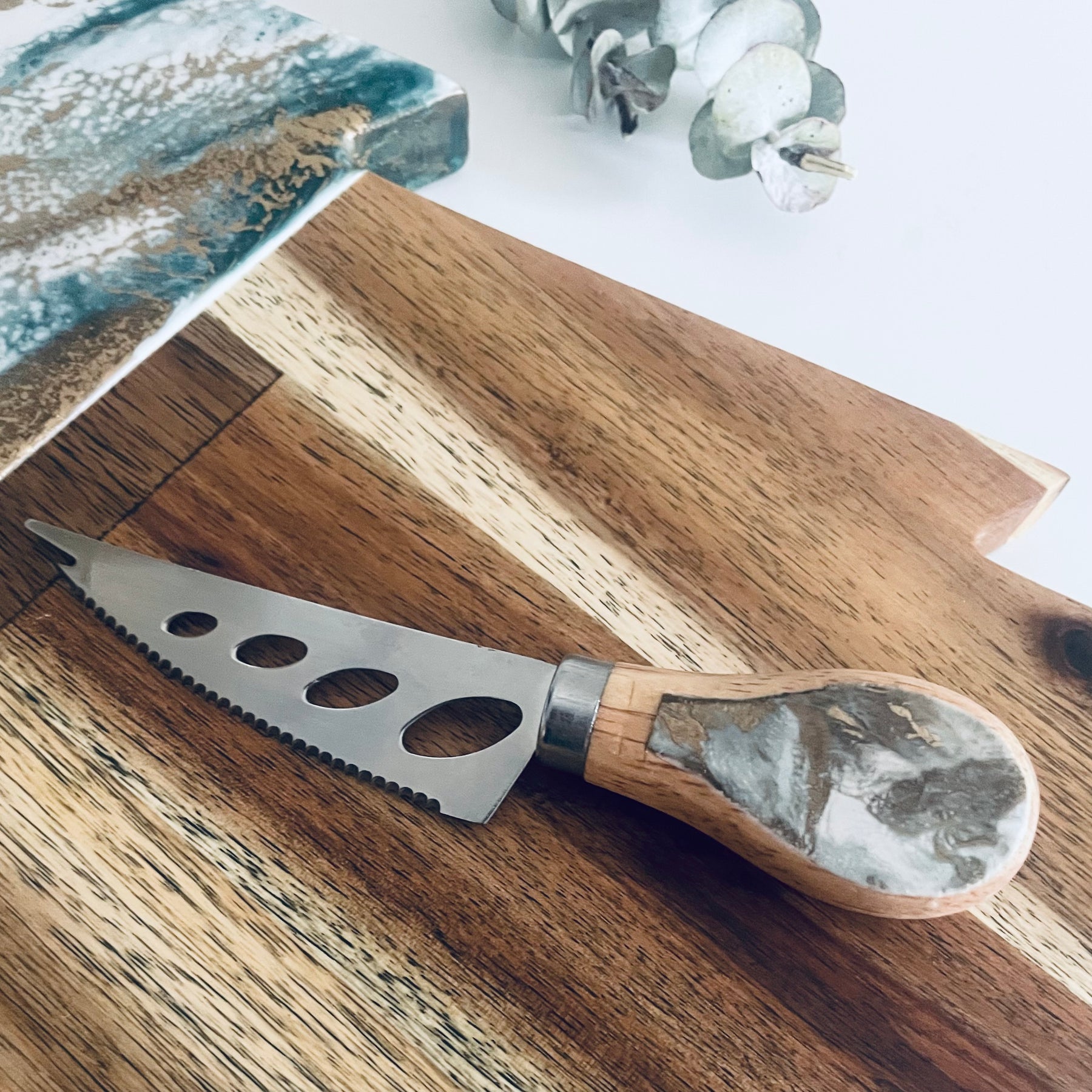 Resin Art Christmas Tree Serving Board & Cheese Knife Set