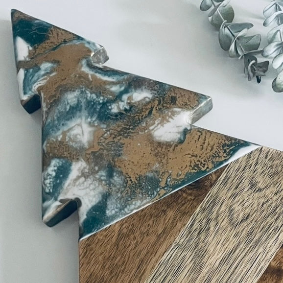Resin Art Christmas Tree Serving Board & Cheese Knife Set