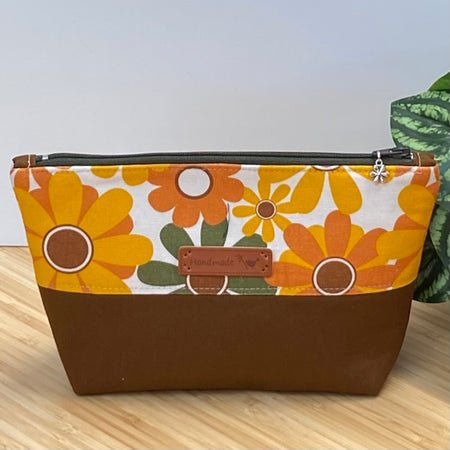 Retro Two-Tone Zipper Pouch - Flower Power - Brown