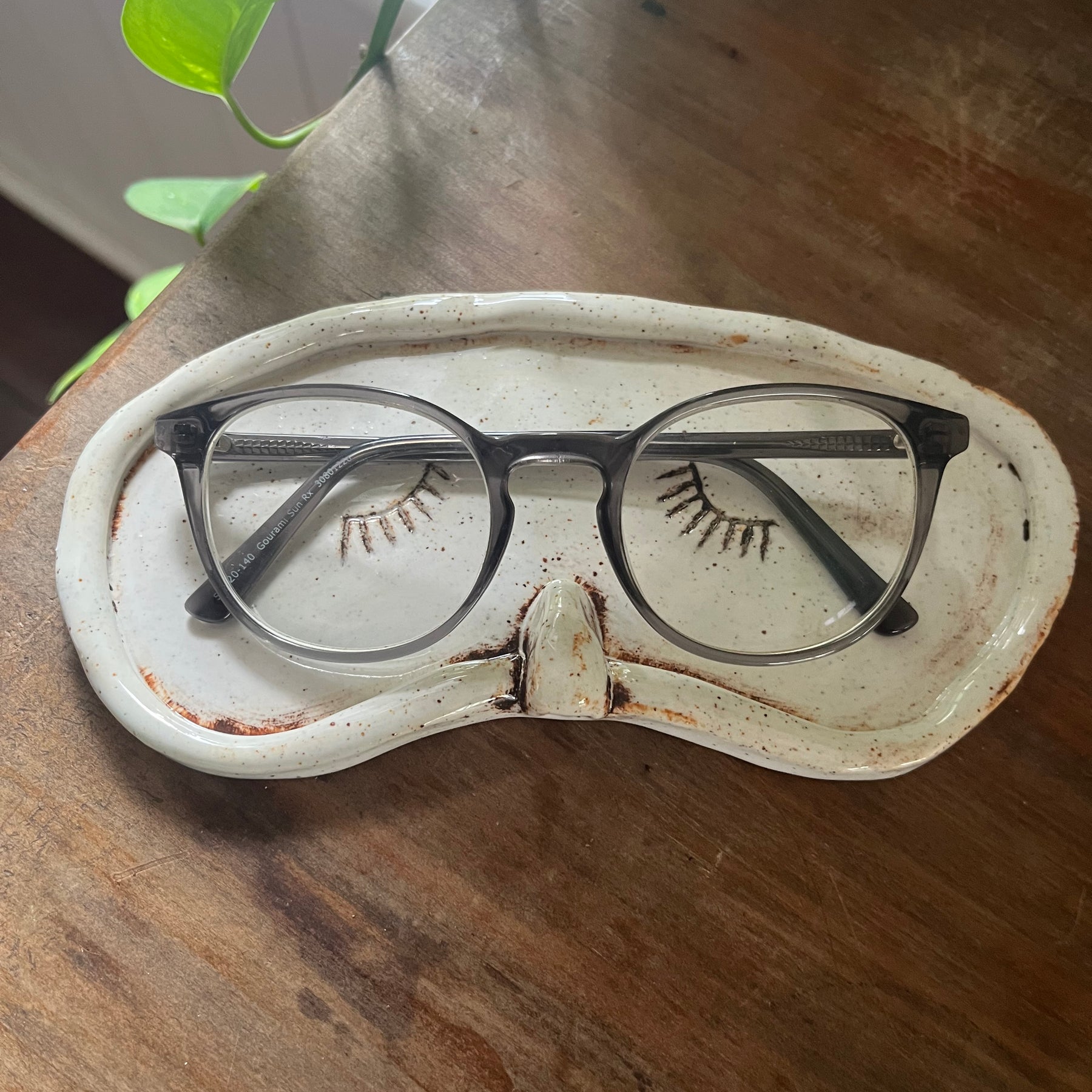 Pottery Glasses Holder