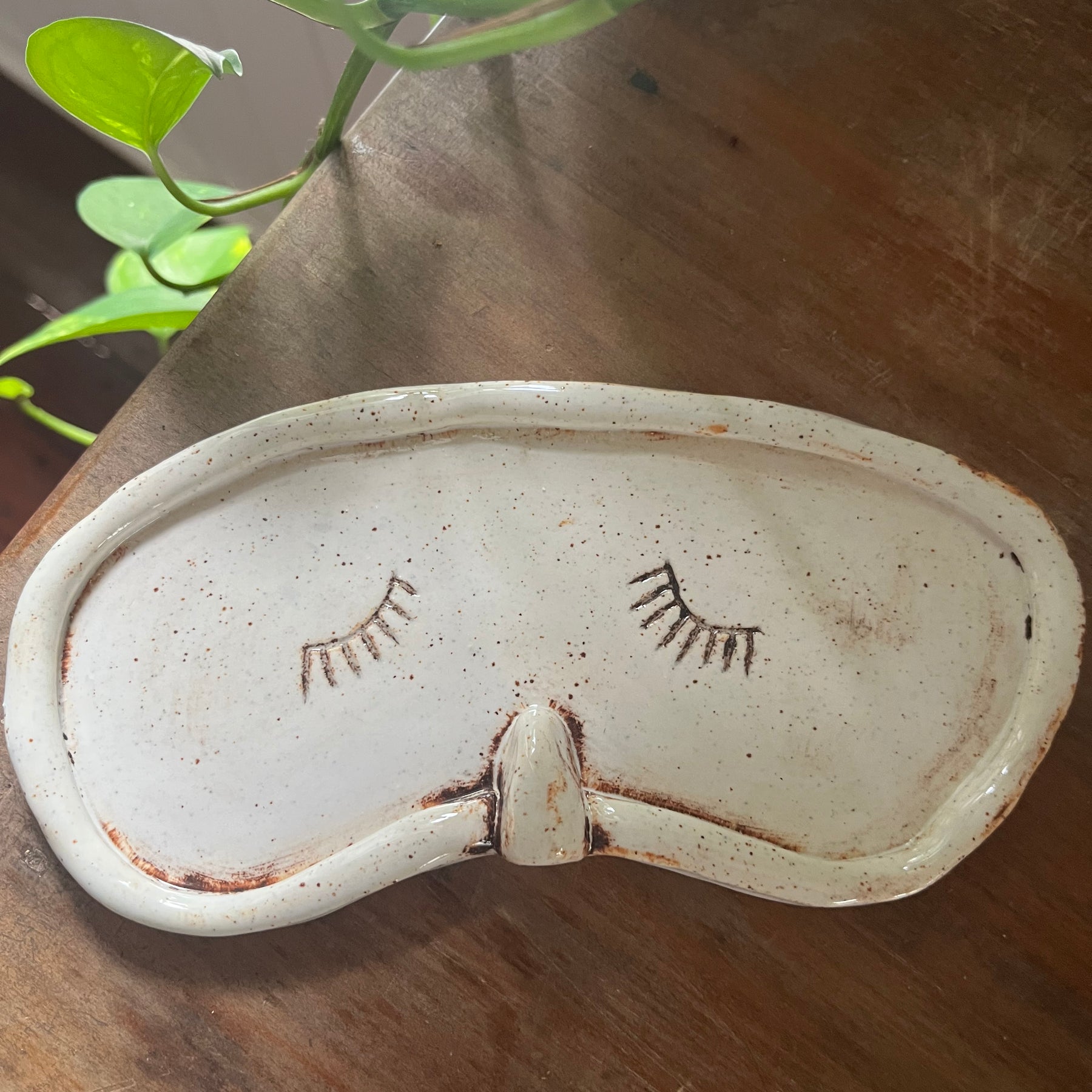 Pottery Glasses Holder