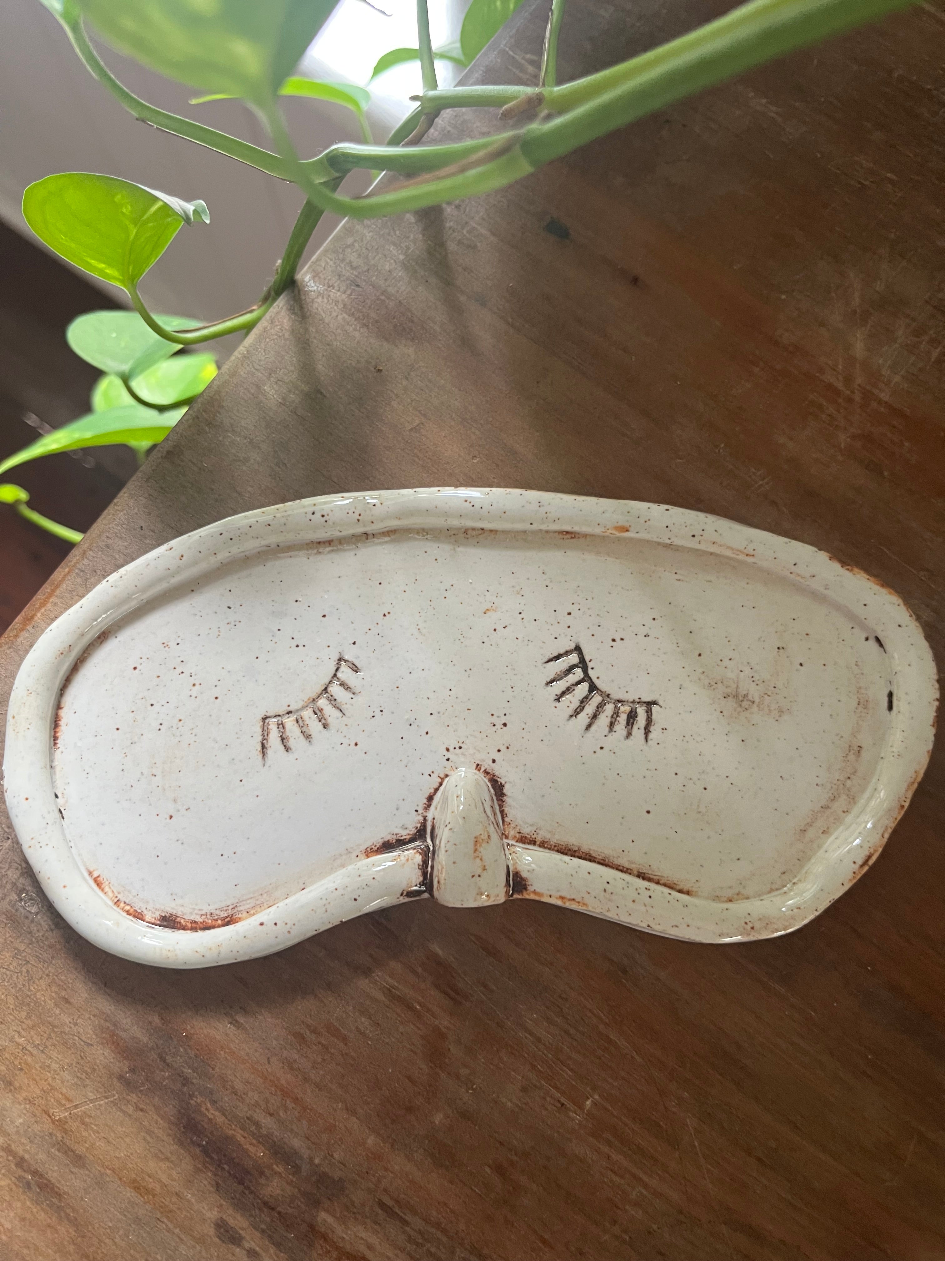 Pottery Glasses Holder