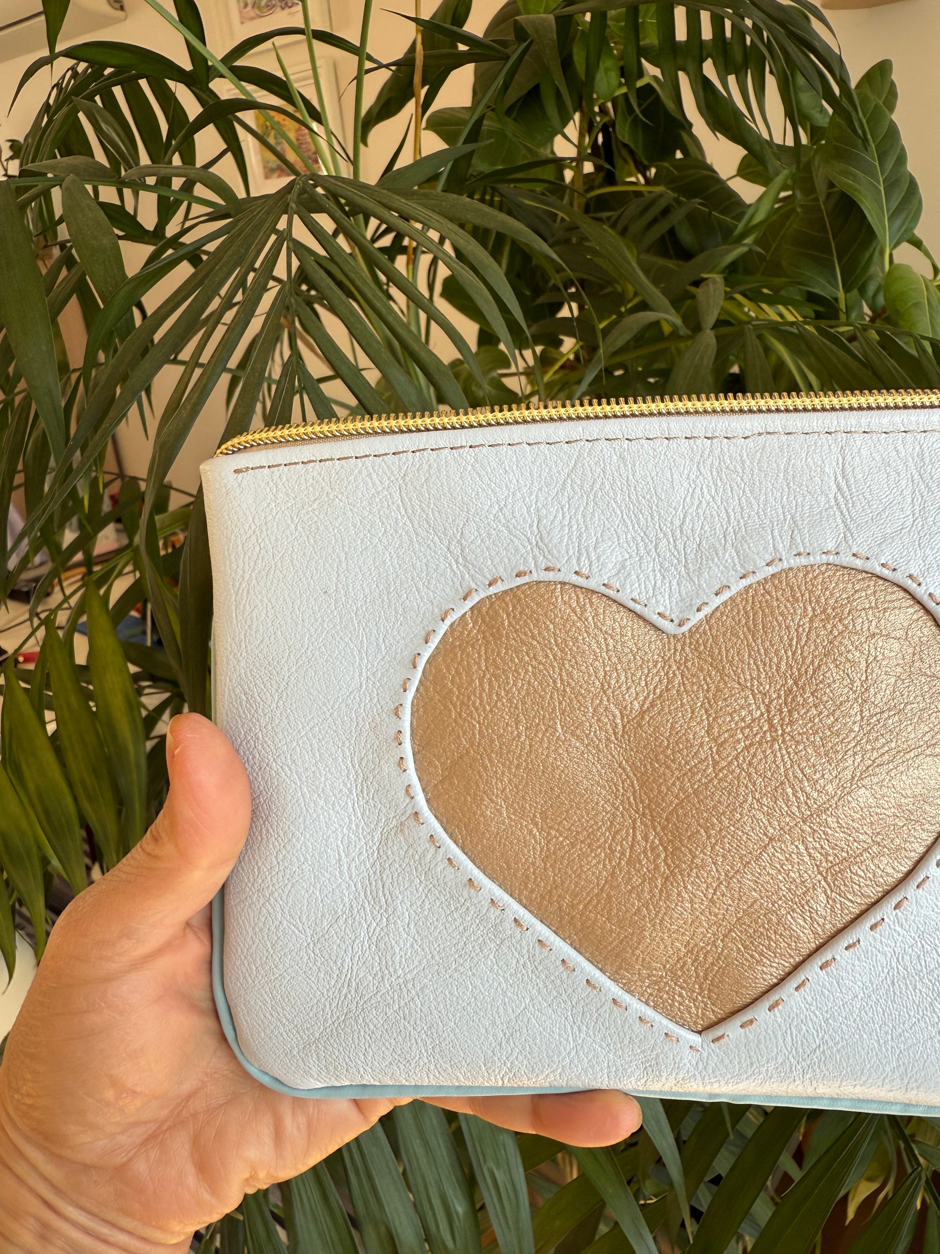 Leather pouch / makeup bag ‘Pearl heart’