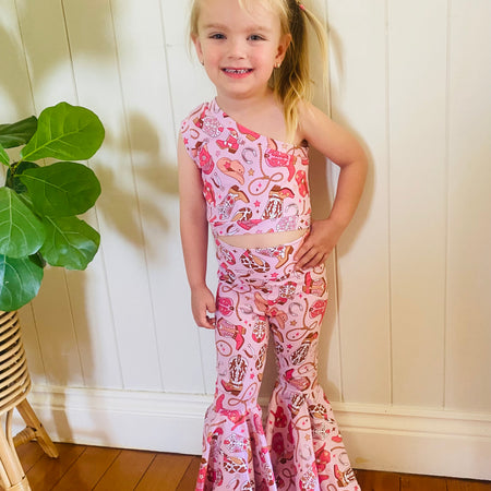 Rodeo Ready One Shoulder Tank Top and Bellbottom Pants Two Piece Set Size 3-4 years