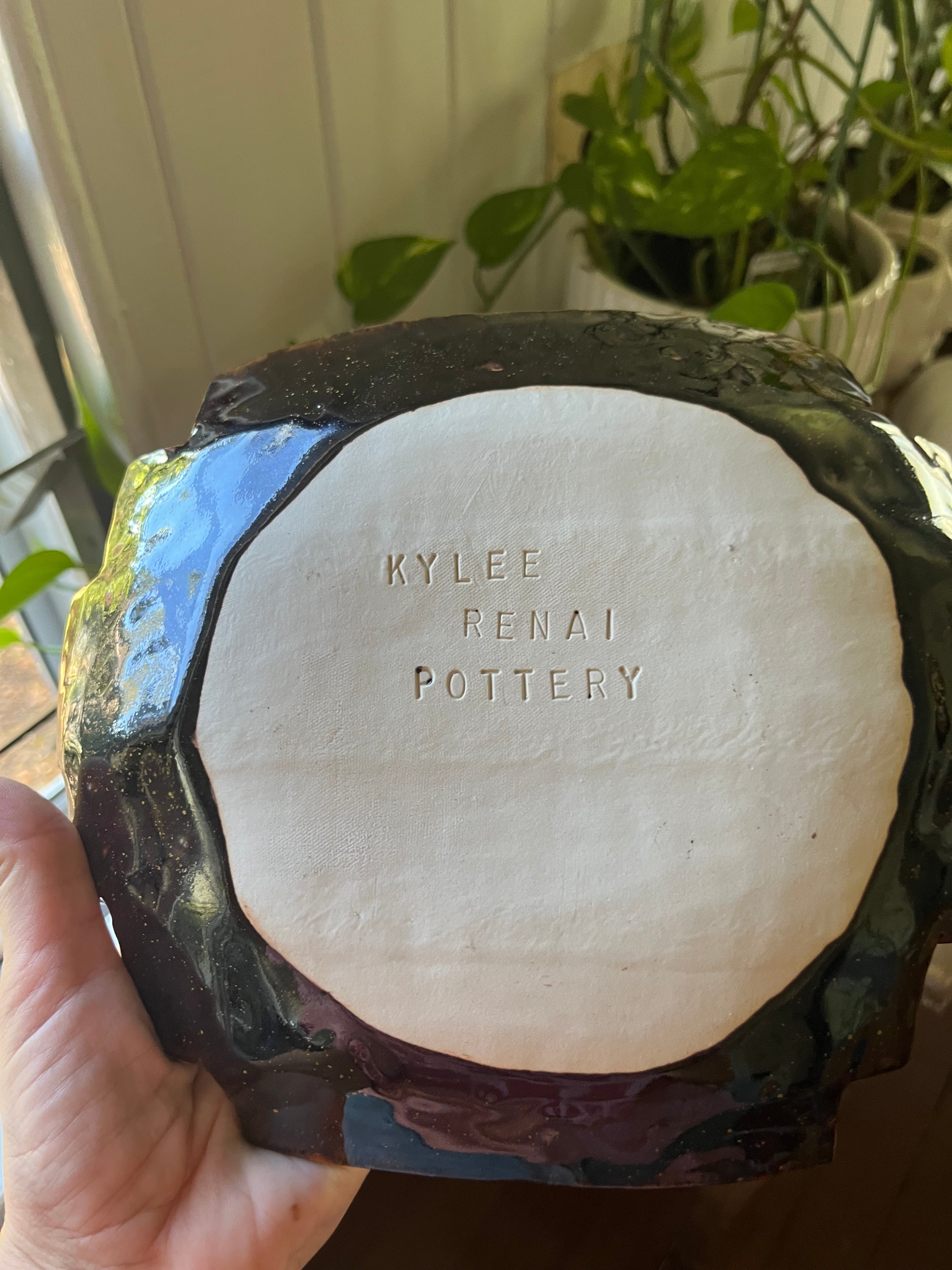 Hand-Built Patterned Clay Bowl – Brown & Gold Glaze