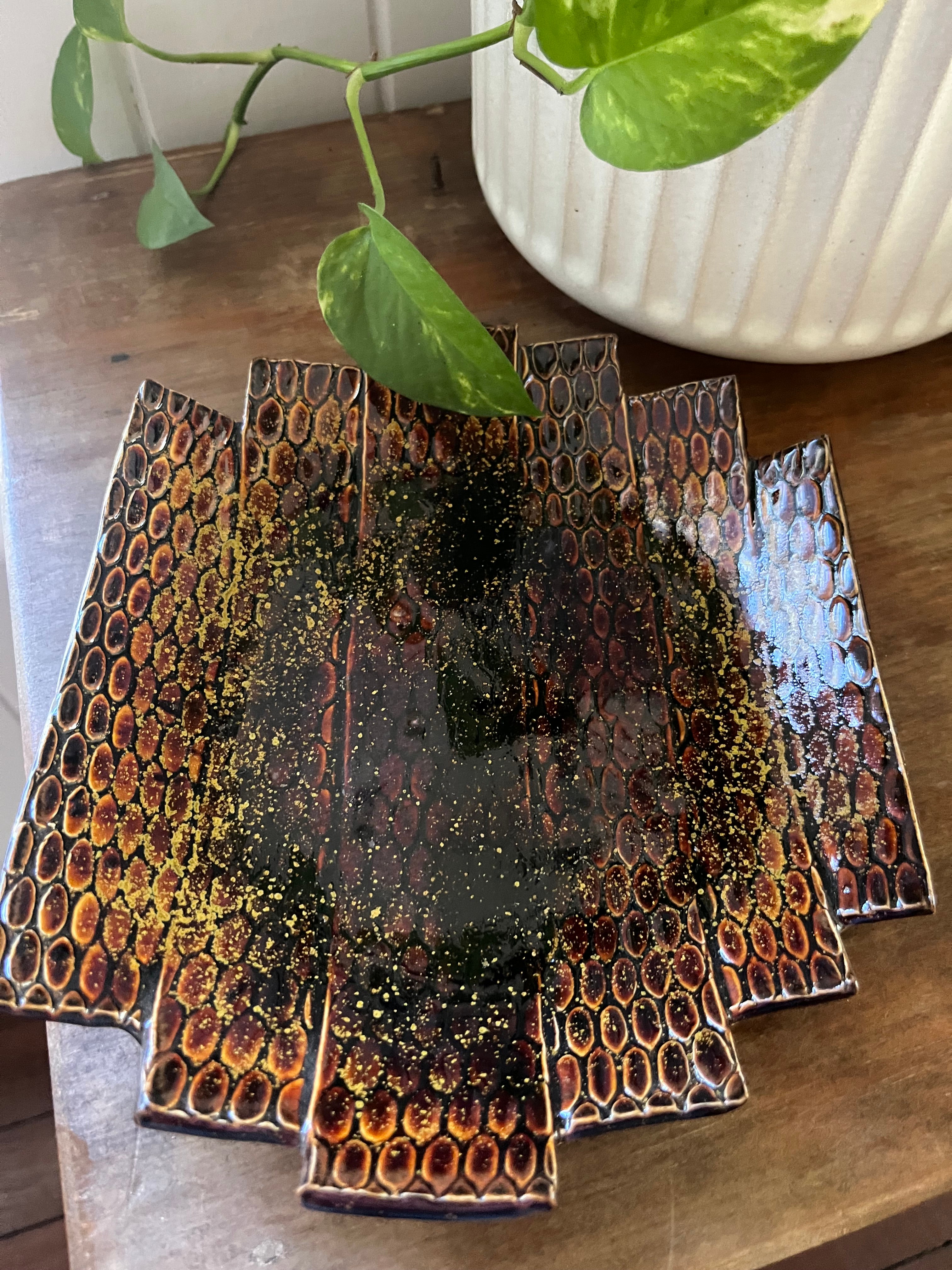 Hand-Built Patterned Clay Bowl – Brown & Gold Glaze
