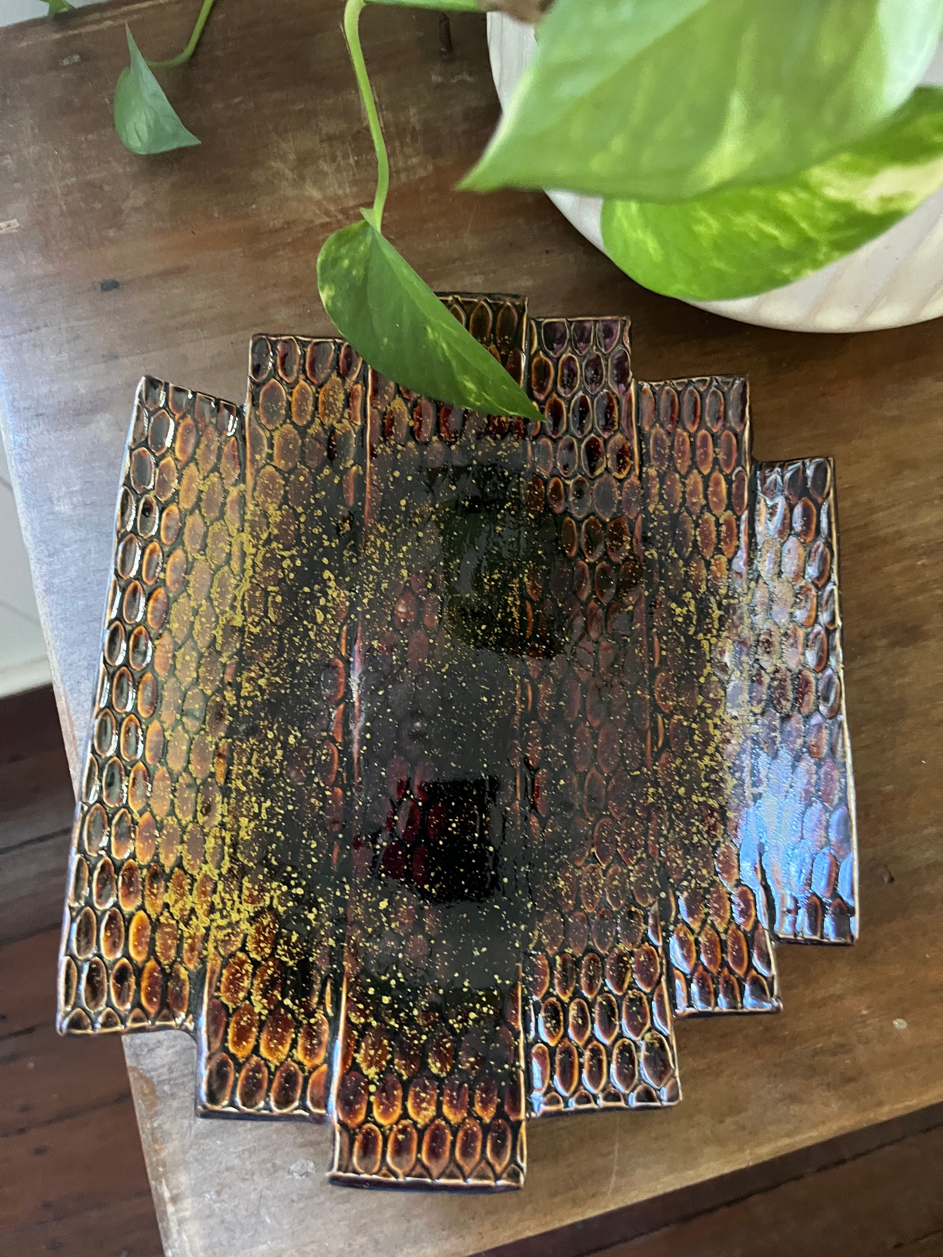 Hand-Built Patterned Clay Bowl – Brown & Gold Glaze