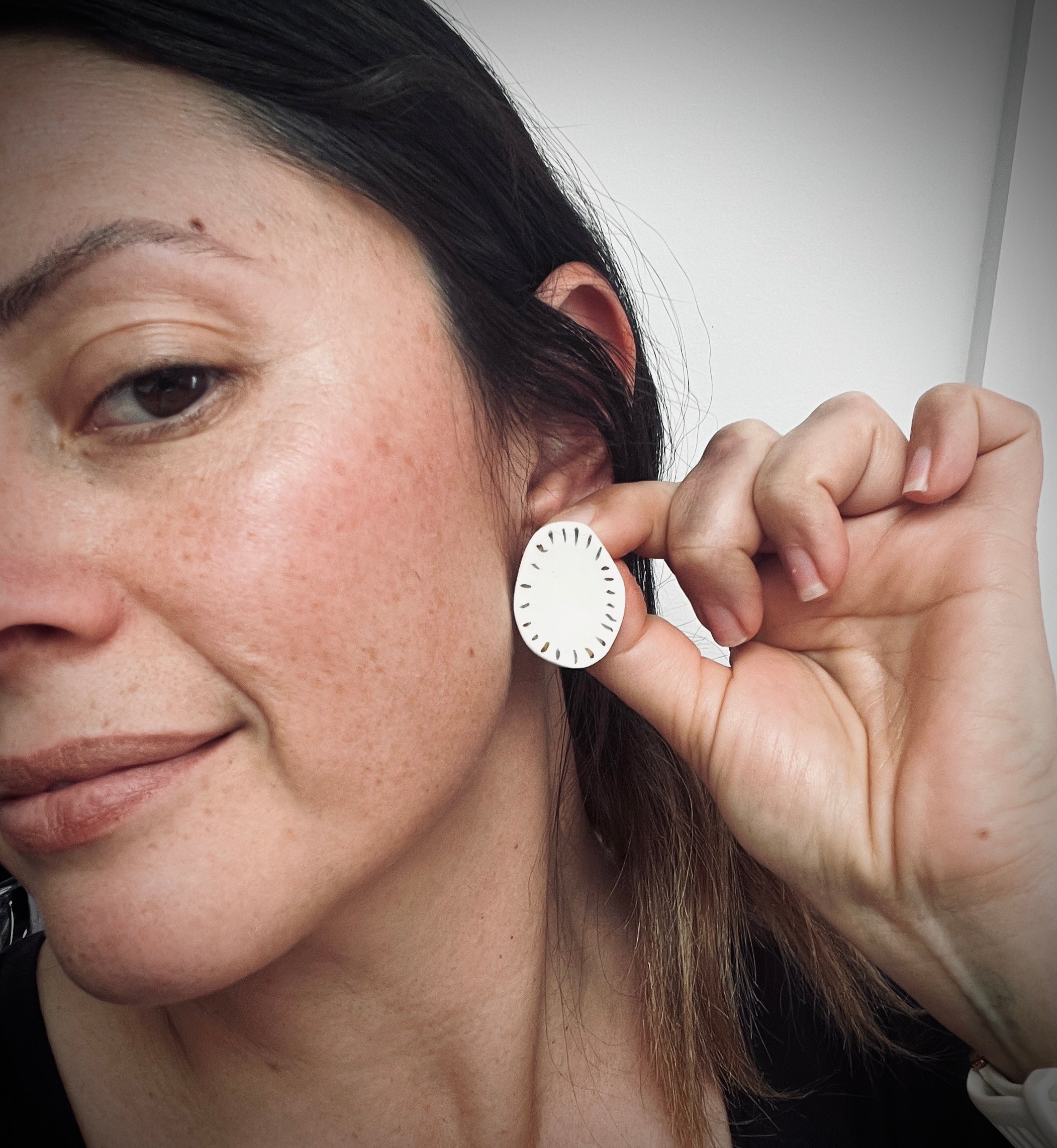 Porcelain Earrings white + gold organic studs