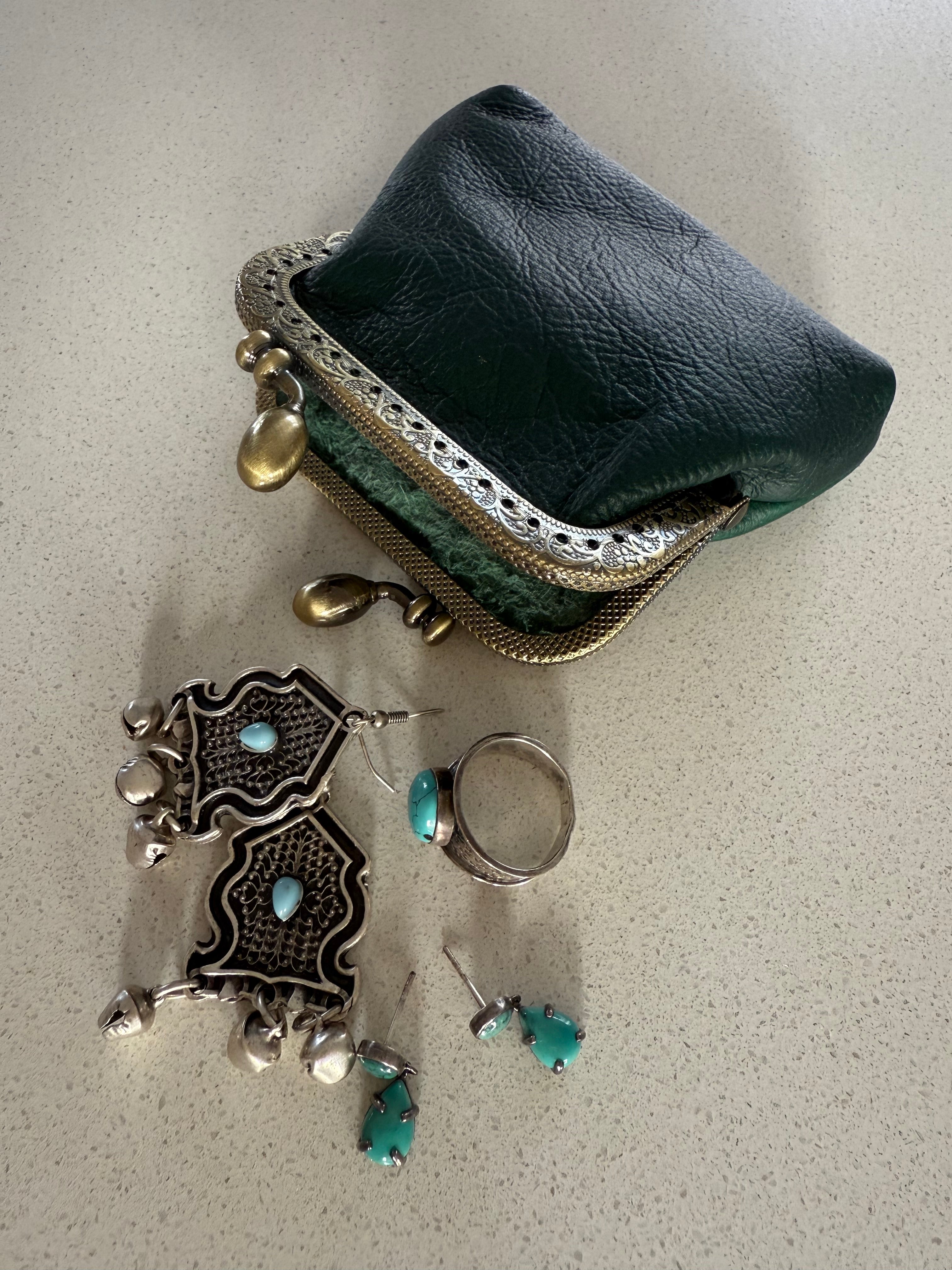 Small retro style leather coin purse