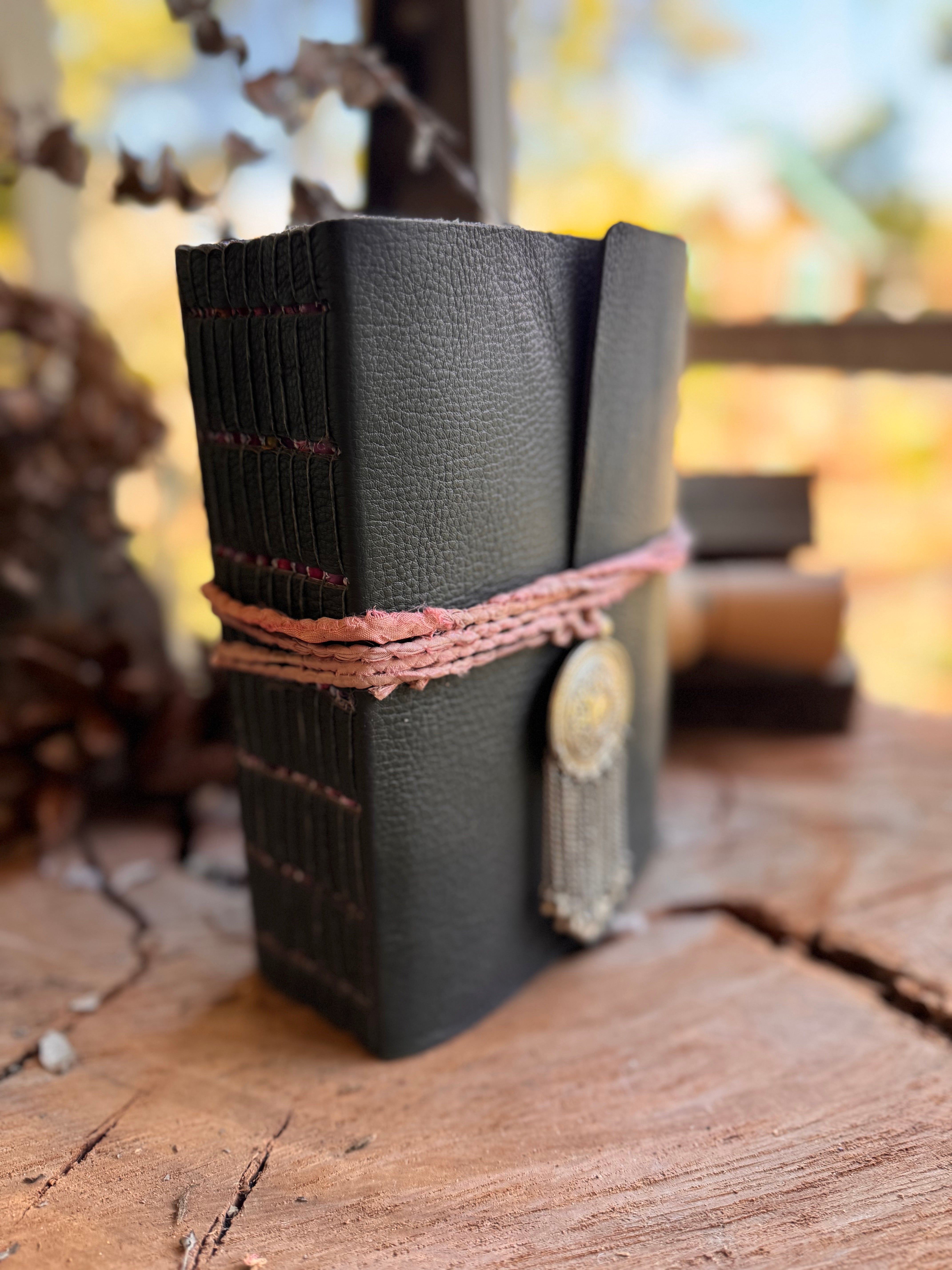 Soul Art Journal - A5 Grey leather with Magenta lining