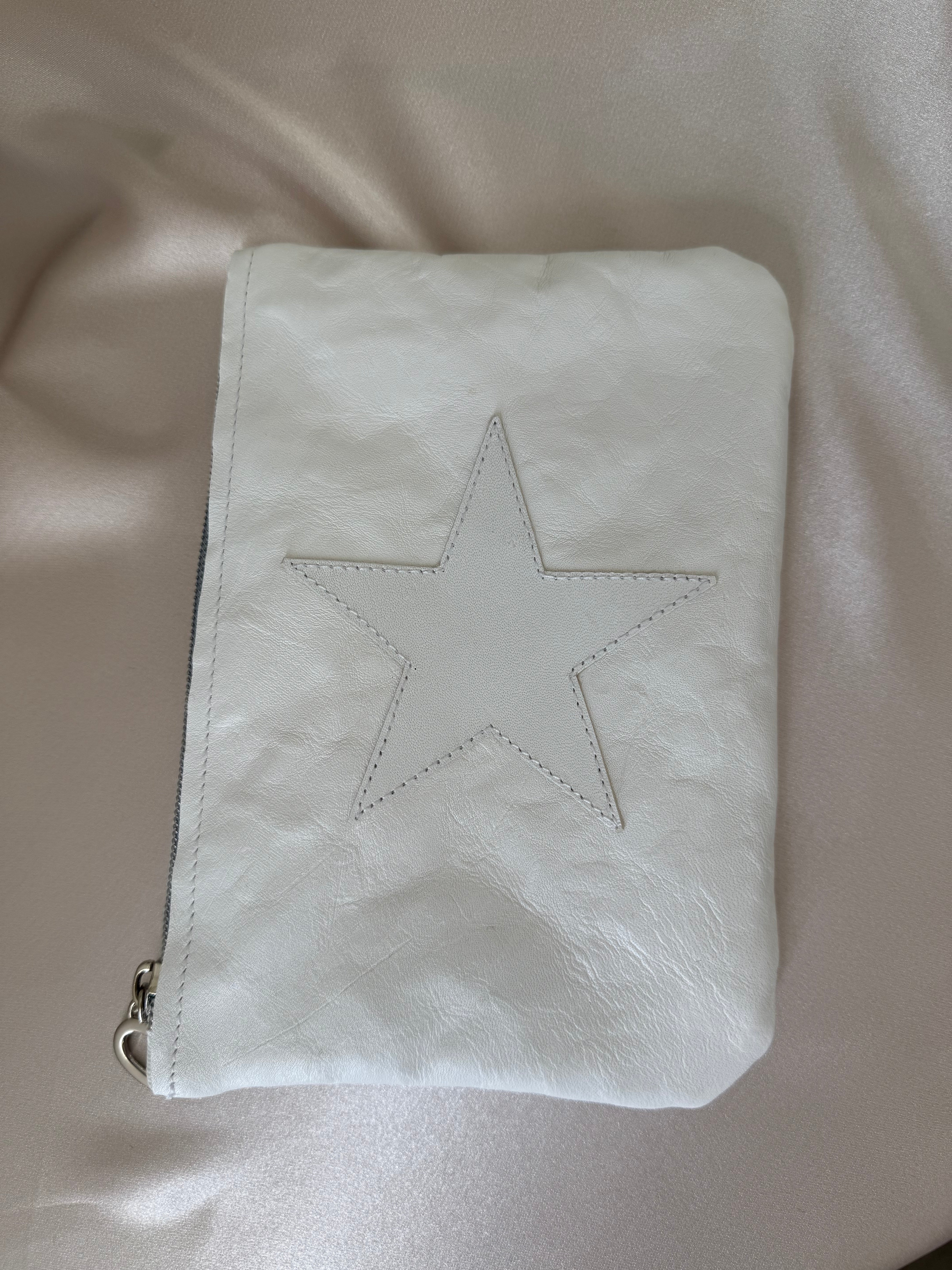 White crinkled leather pouch size L