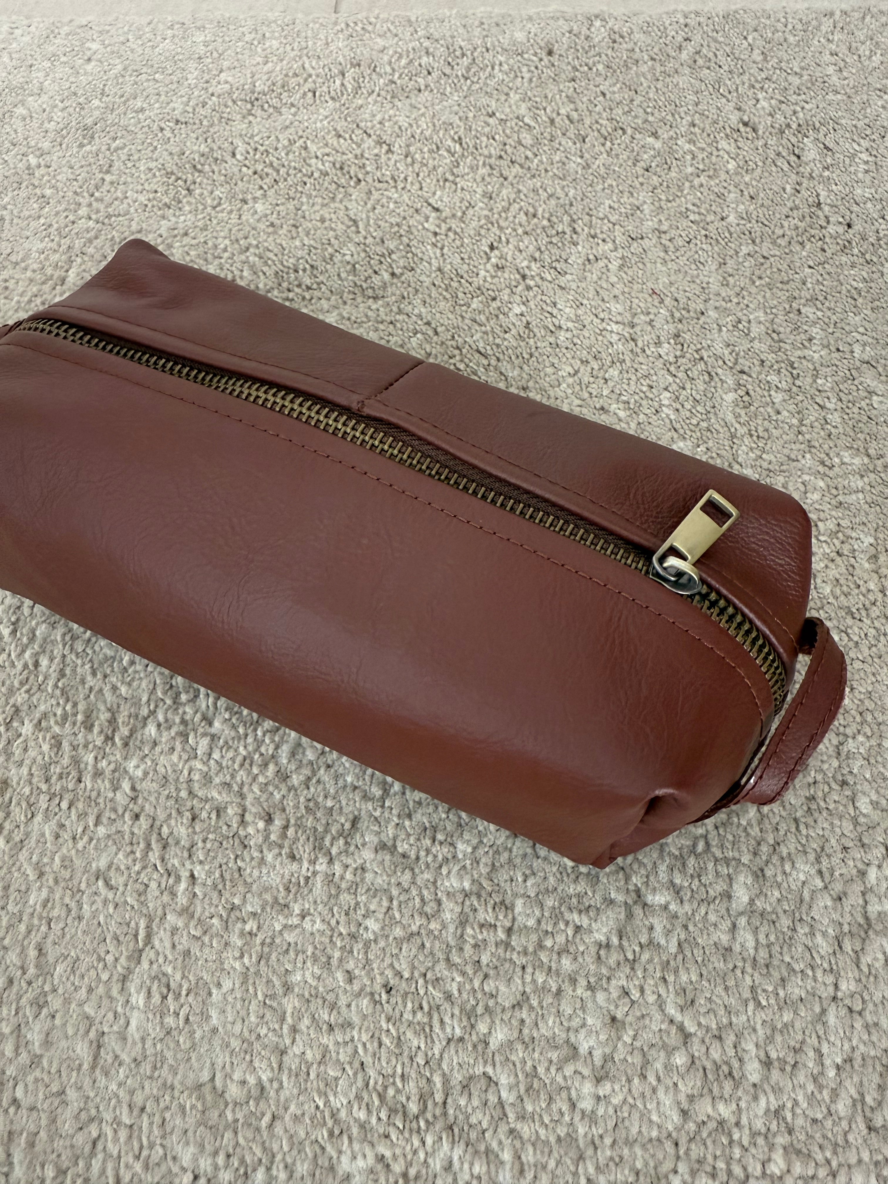 Men’s toiletries bag
