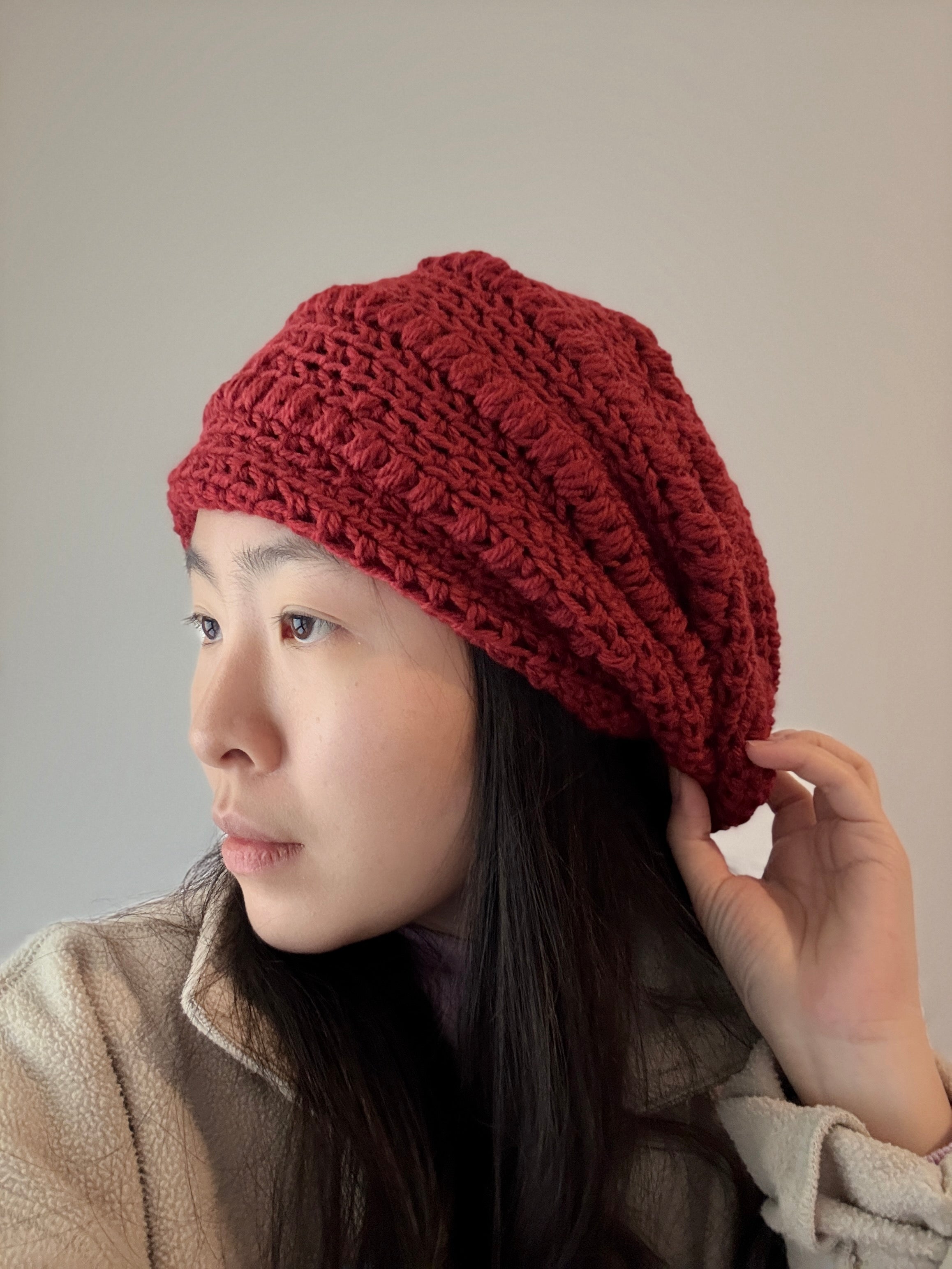 Crochet hat in burgundy