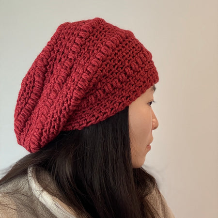 Crochet hat in burgundy