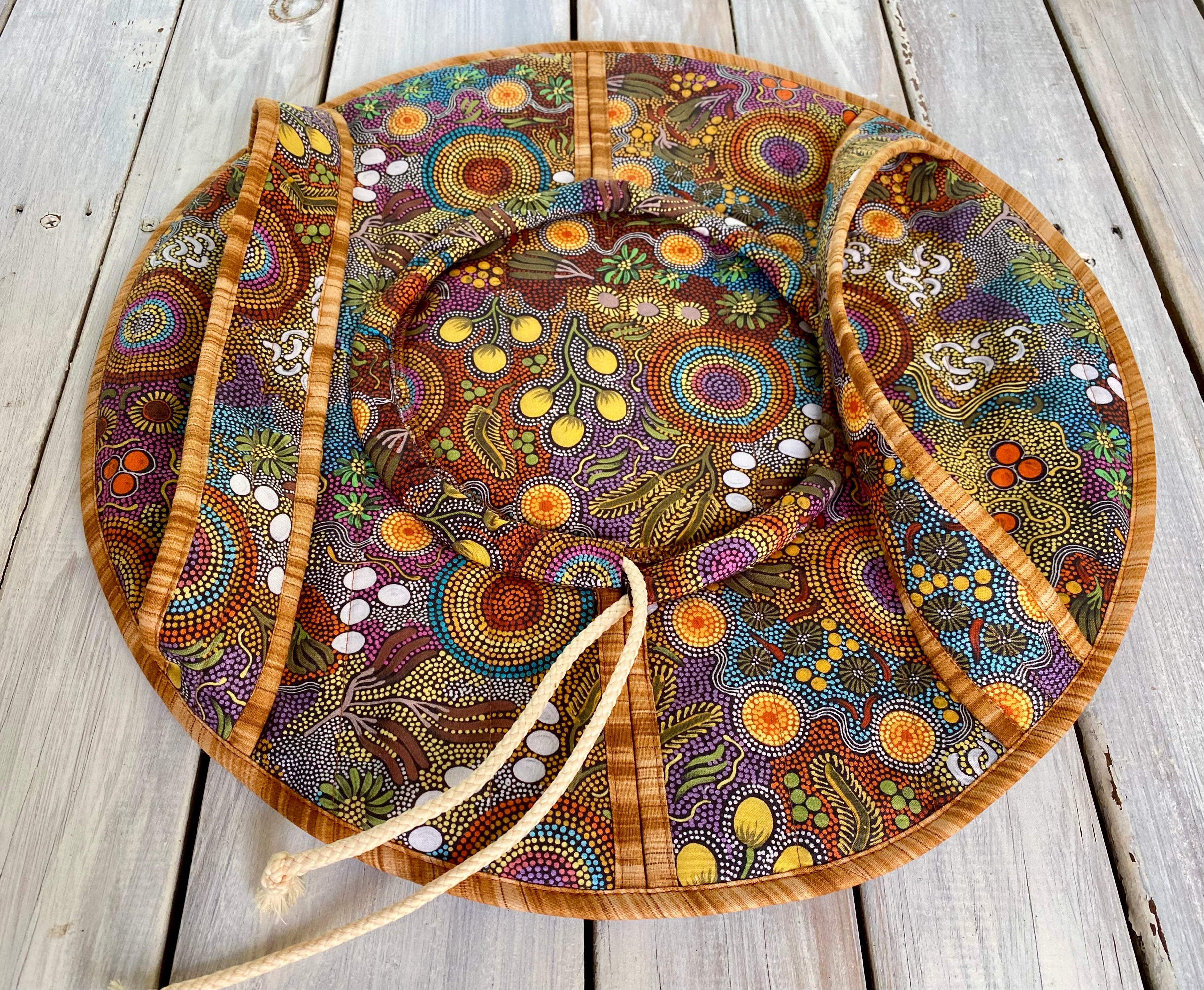 Casserole Carrier Round Budgerigar Dreaming