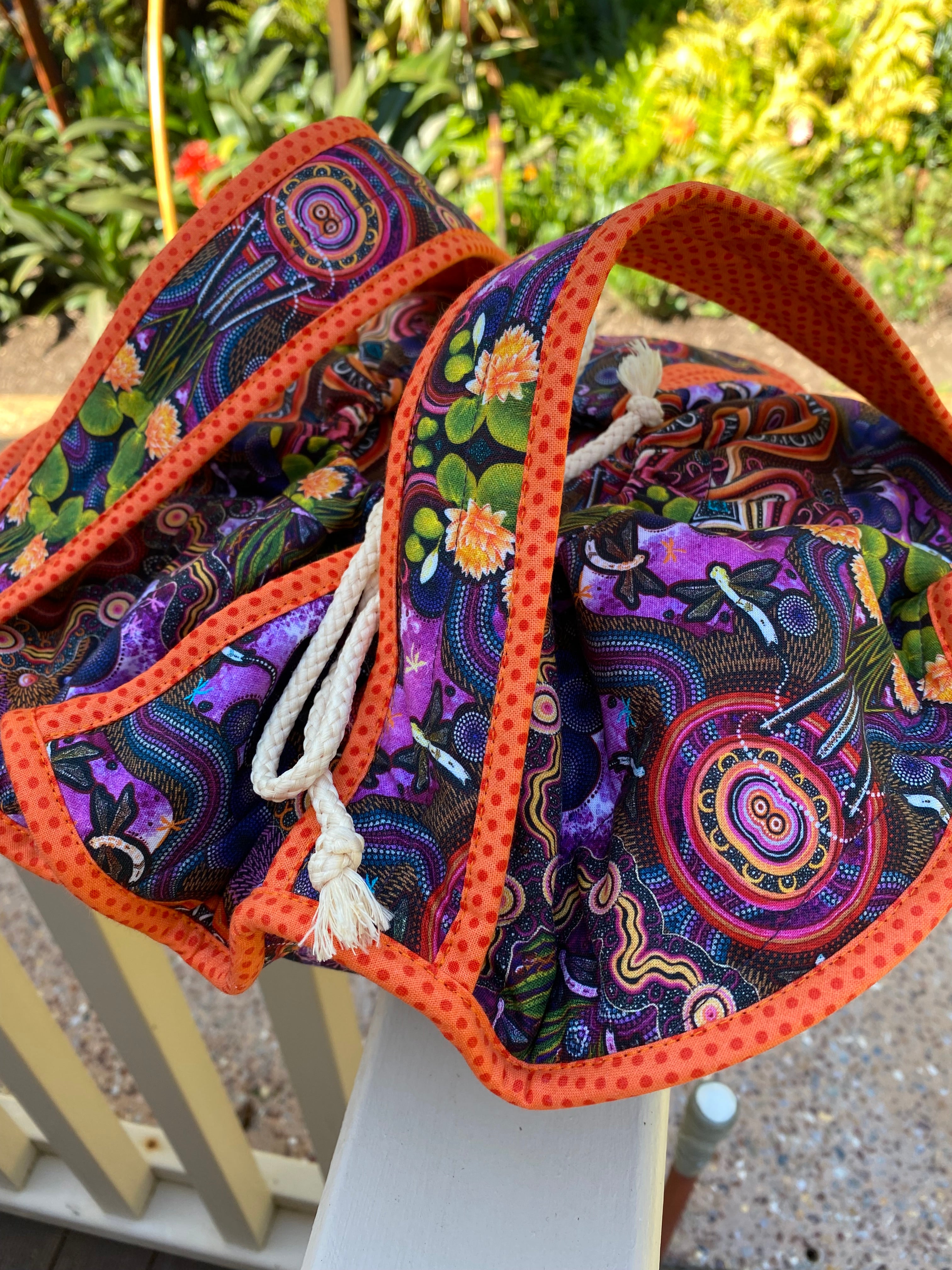 Casserole Carrier Round Spirit of the Bush