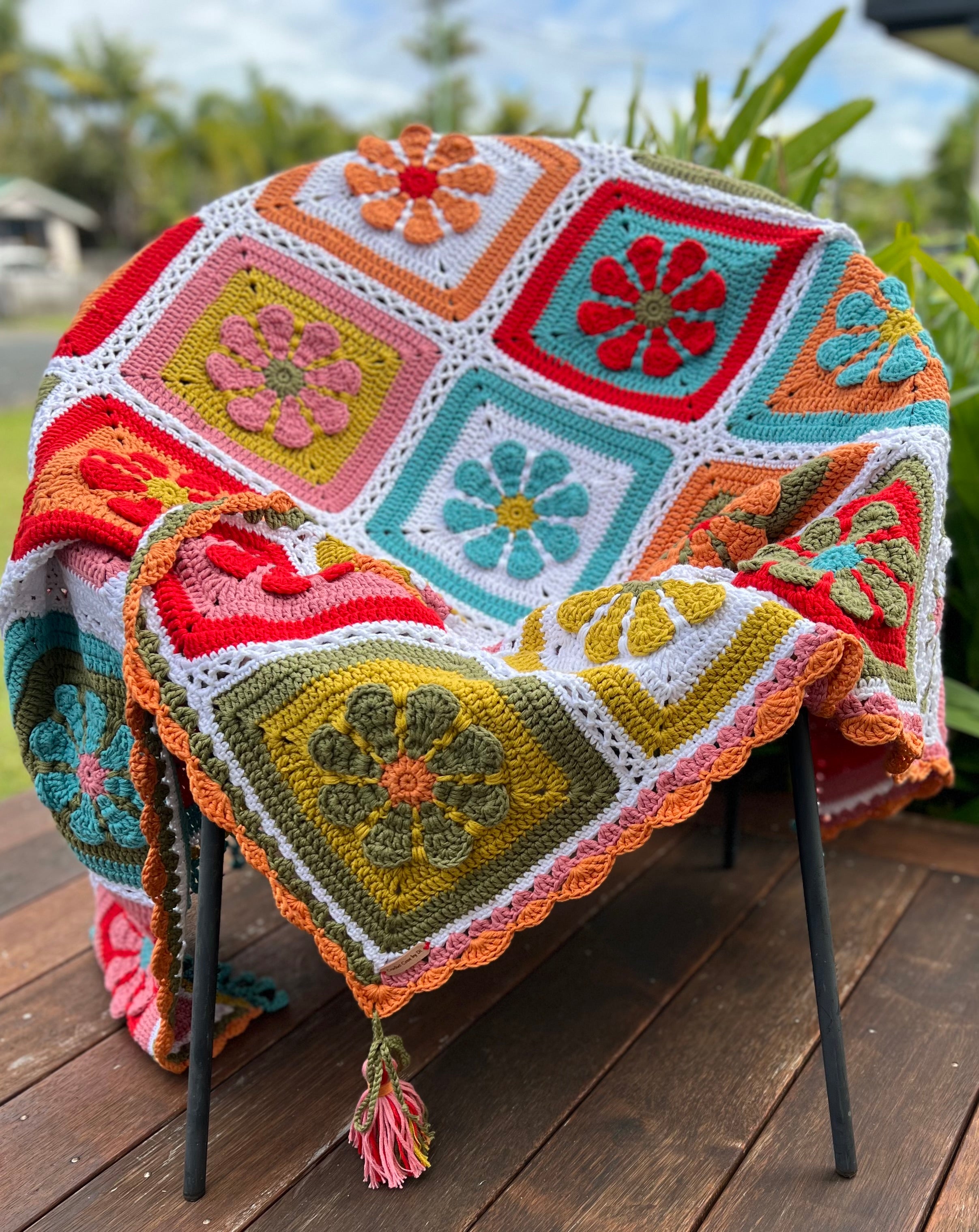 Crochet Retro Daisy Blanket