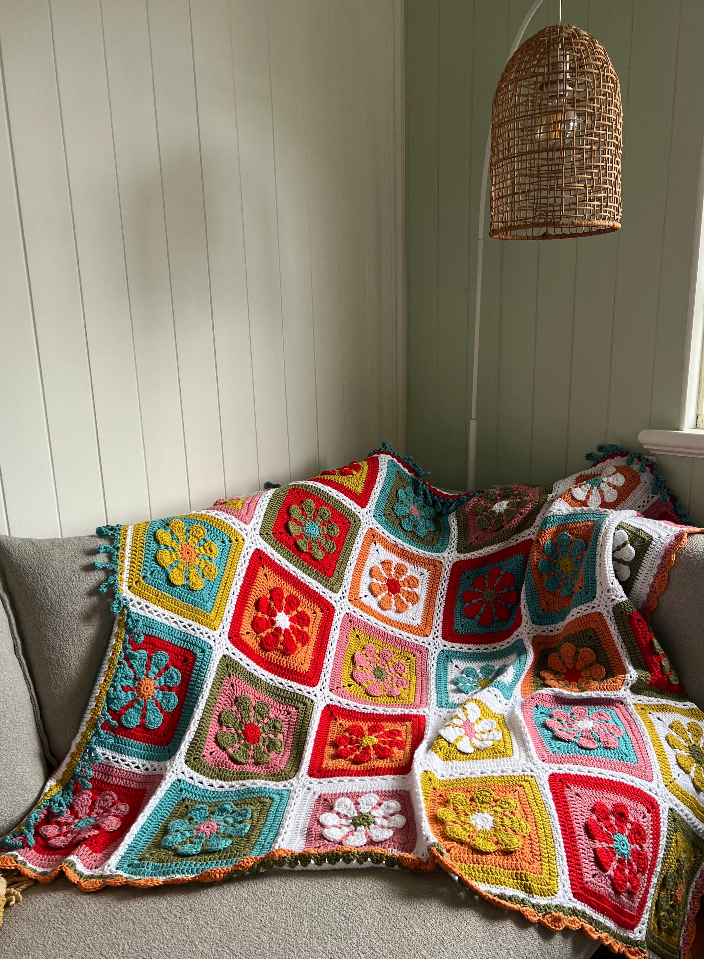 Crochet Retro Daisy Blanket