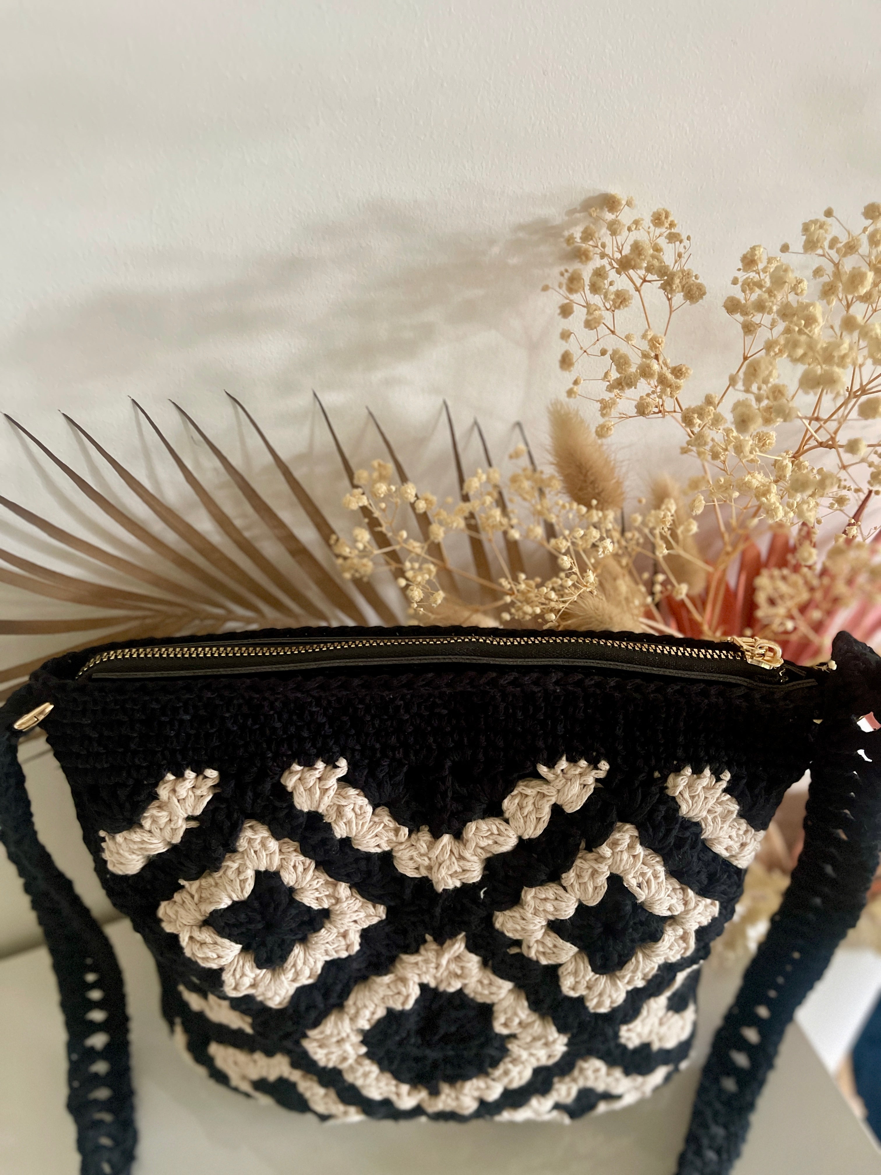 Crochet Shoulder Bag – 100% Cotton, Lined with Zip, Handmade in Melbourne