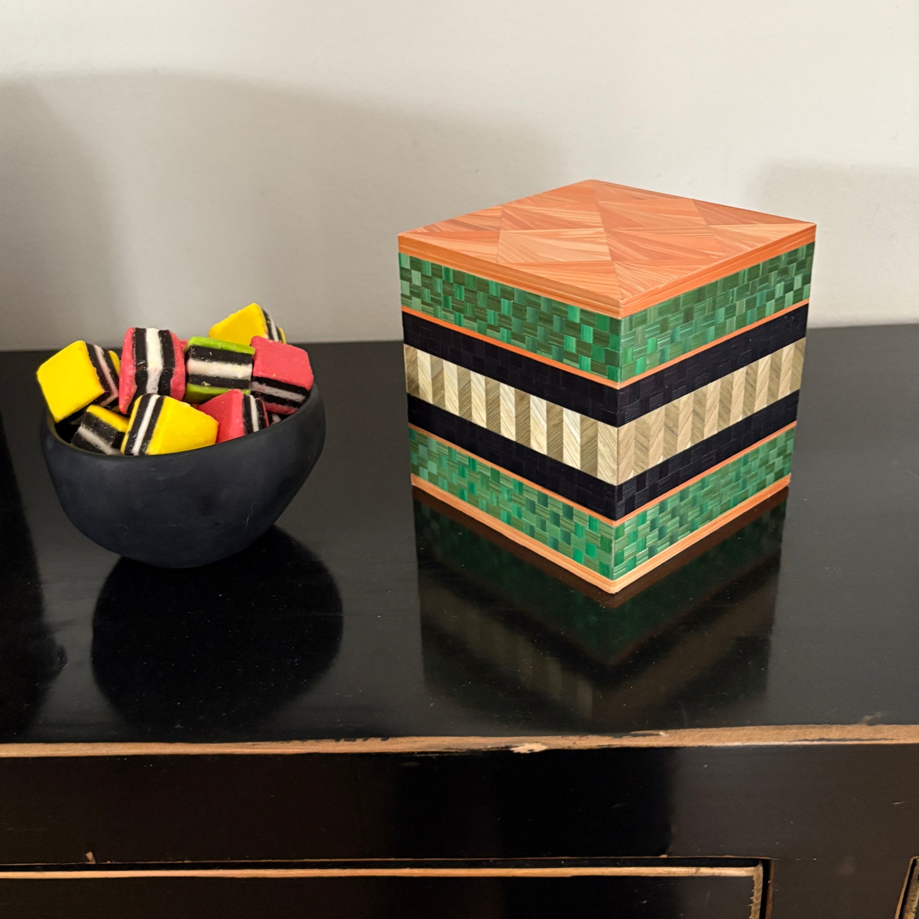 Straw Marquetry Cube - Licorice Allsort #1