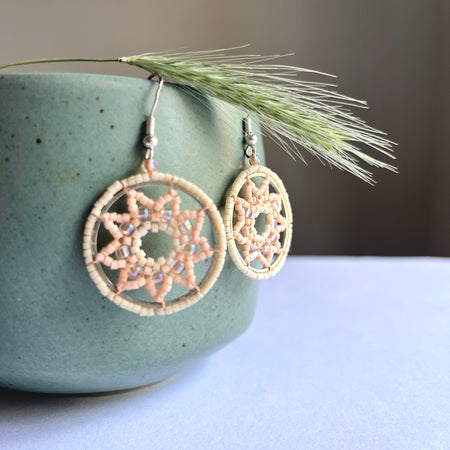 LOTUS OF UNITY | dangle earrings | beaded | star pattern