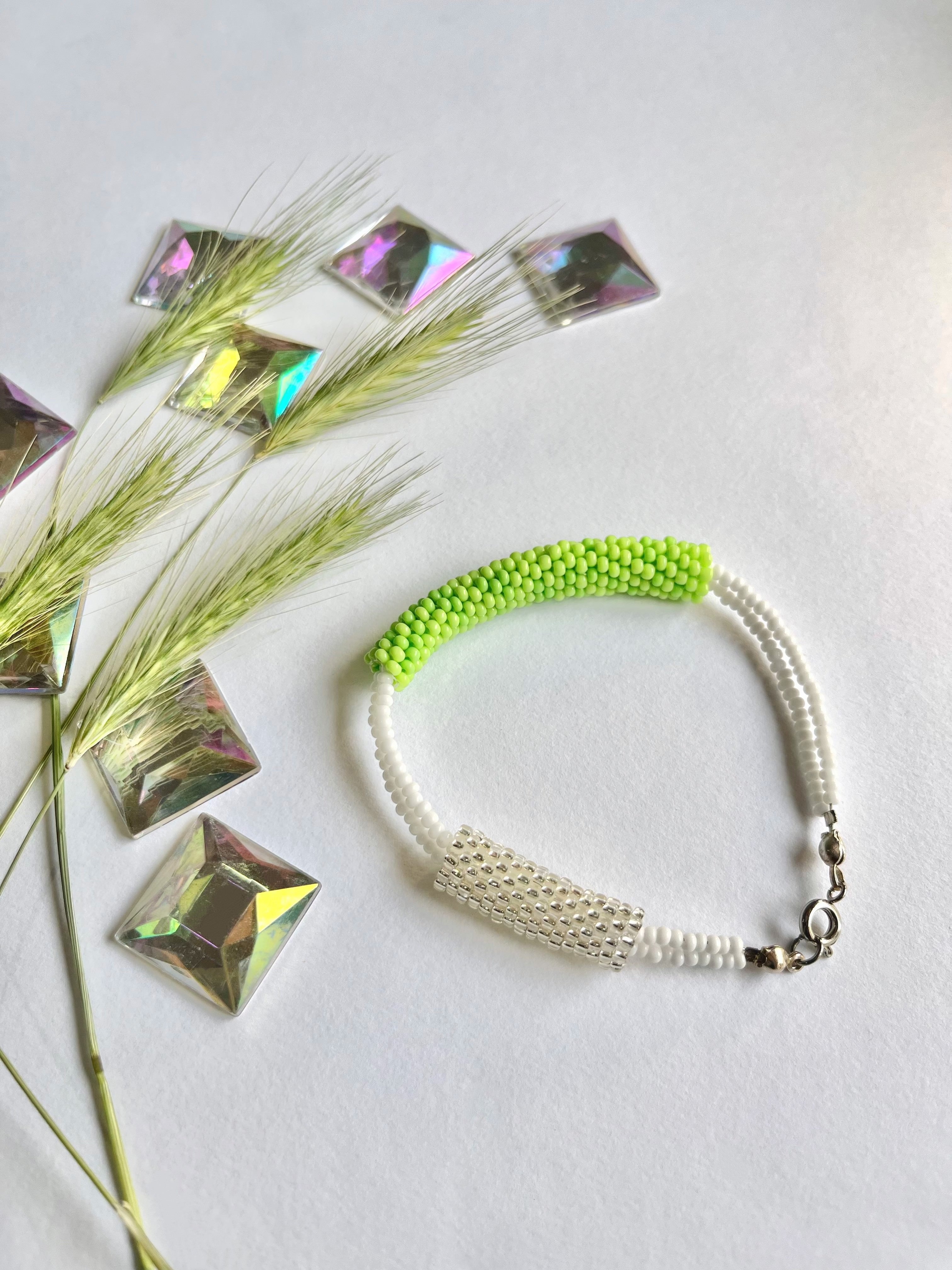 SPRING VIBES | beaded bracelet TRANSFORMER | green & silver