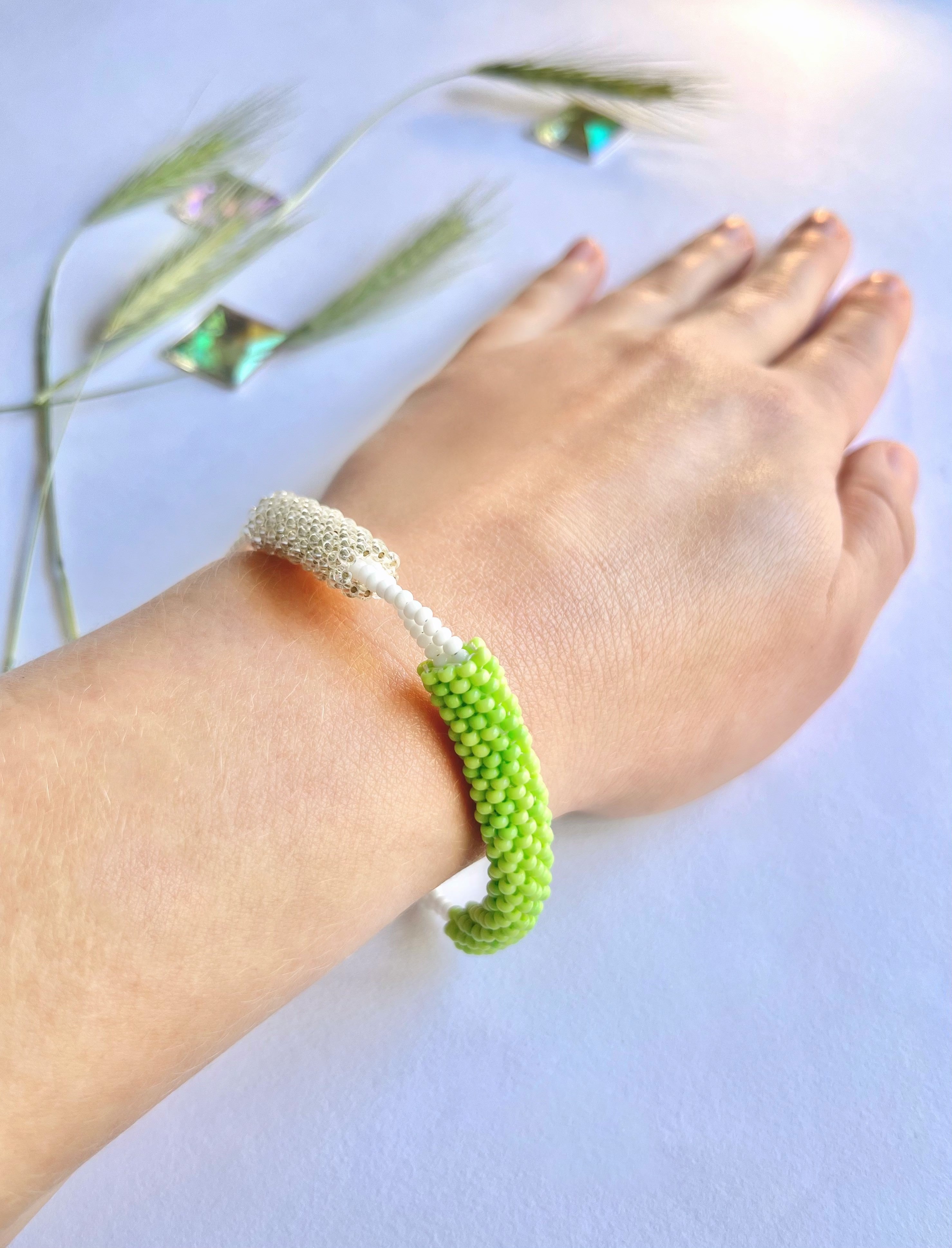 SPRING VIBES | beaded bracelet TRANSFORMER | green & silver