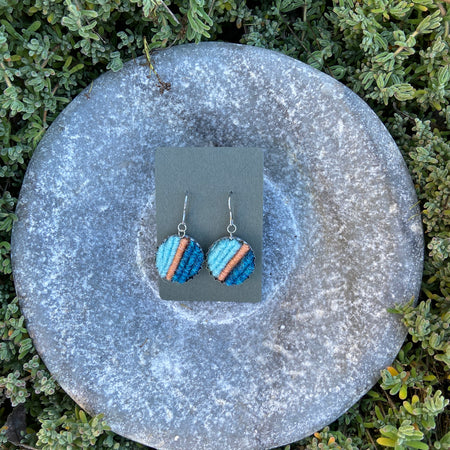 BOTTLE CAP EARRINGS WITH CARPET