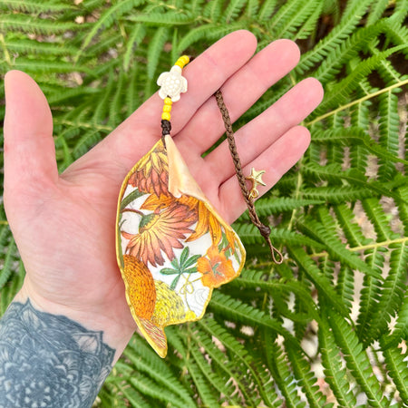 Lucy Summer Floral Hanging Shell