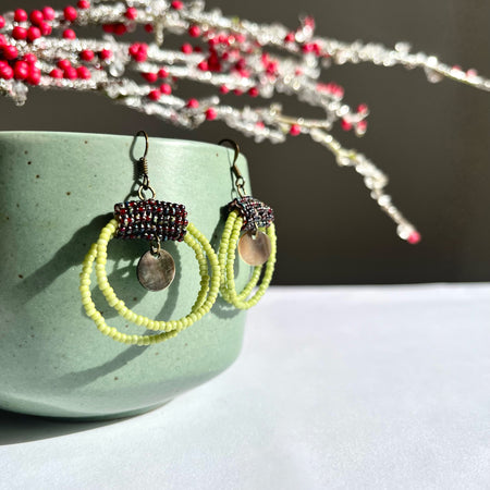 SAVANNA SUN | dangle earrings | green, brown, pearl | beaded