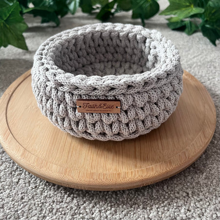 Crochet Basket - small - linen