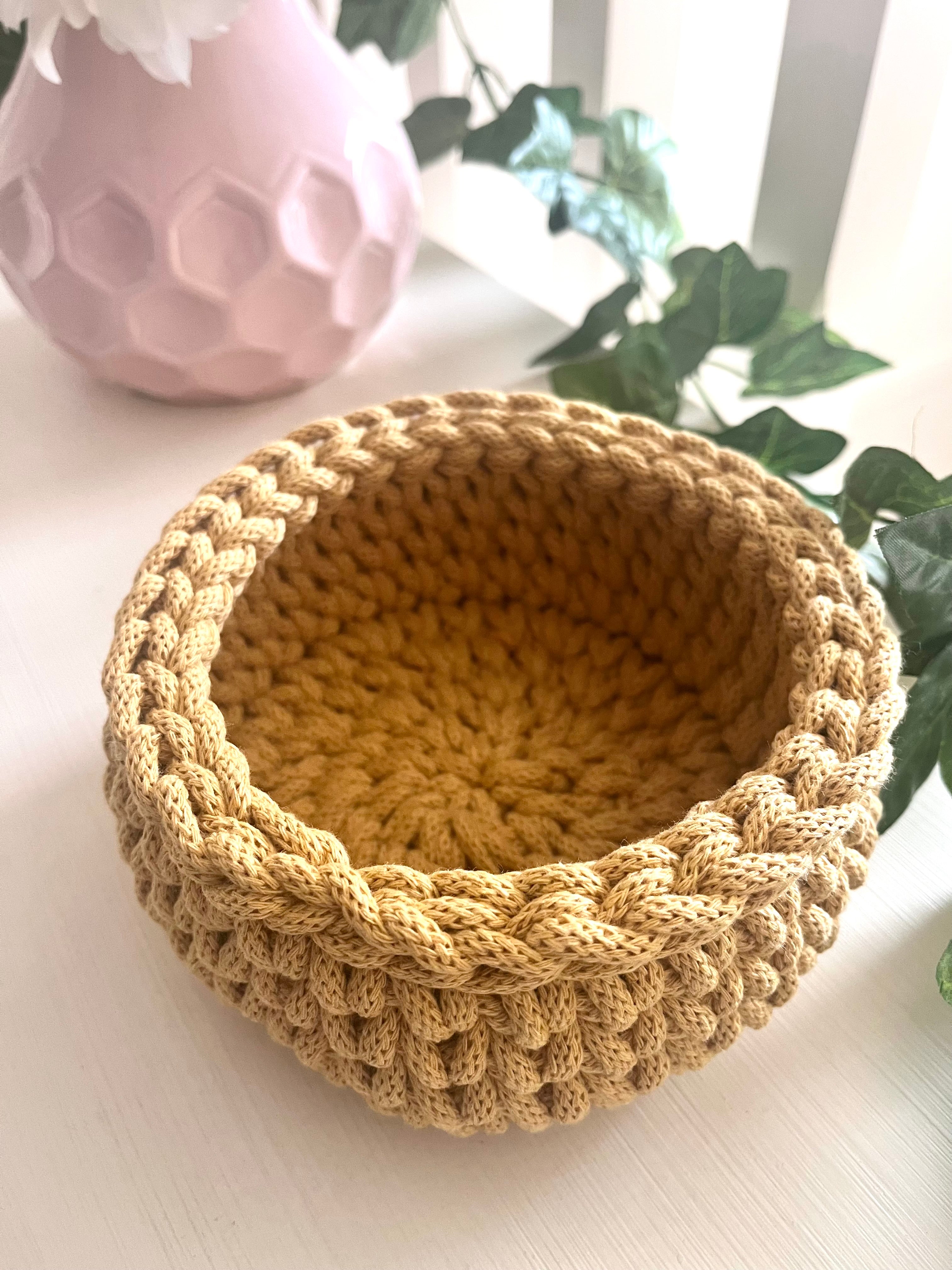 Crochet basket - small - honey