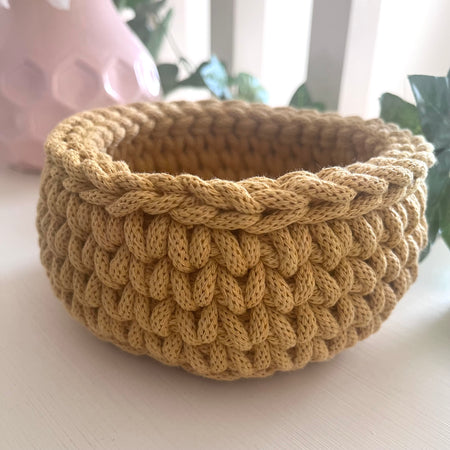 Crochet basket - small - honey