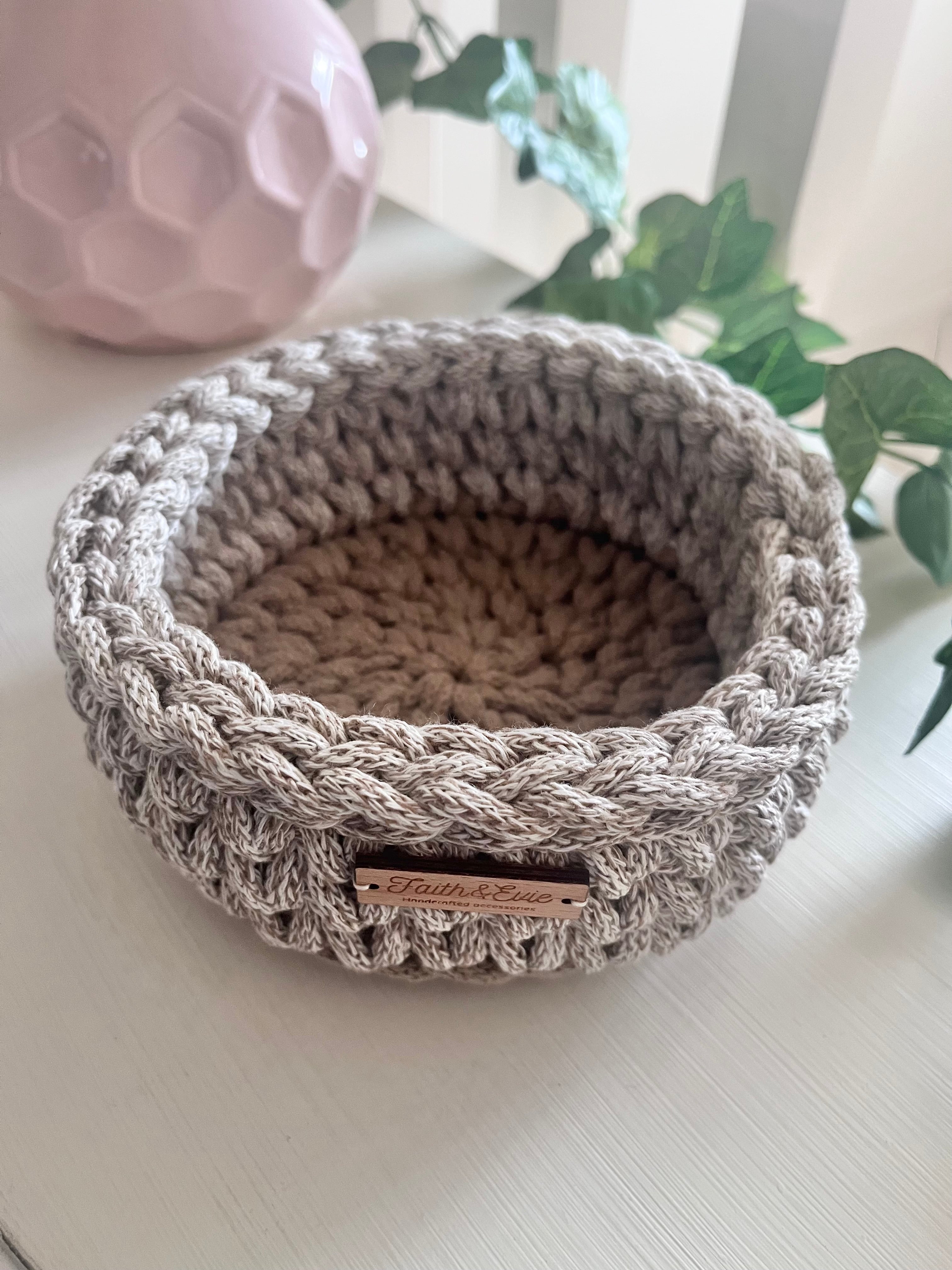 Crochet basket - small - neutral tones