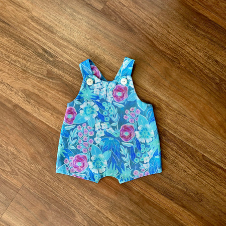 Pretty baby girls overalls ,size 000