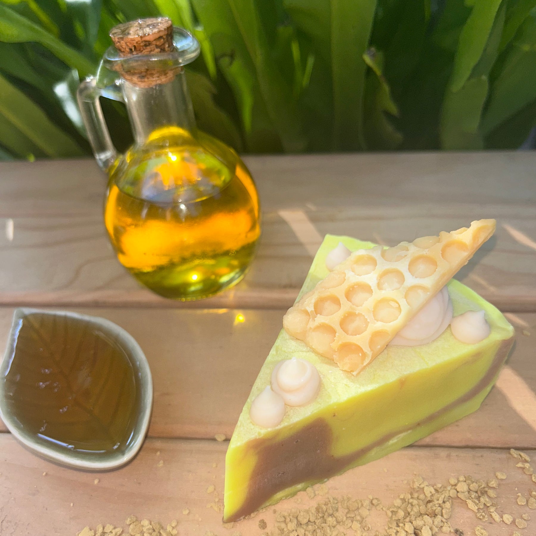 Manuka Honey & Bee Pollen Cake Soap Slice | Natural Handmade Soap