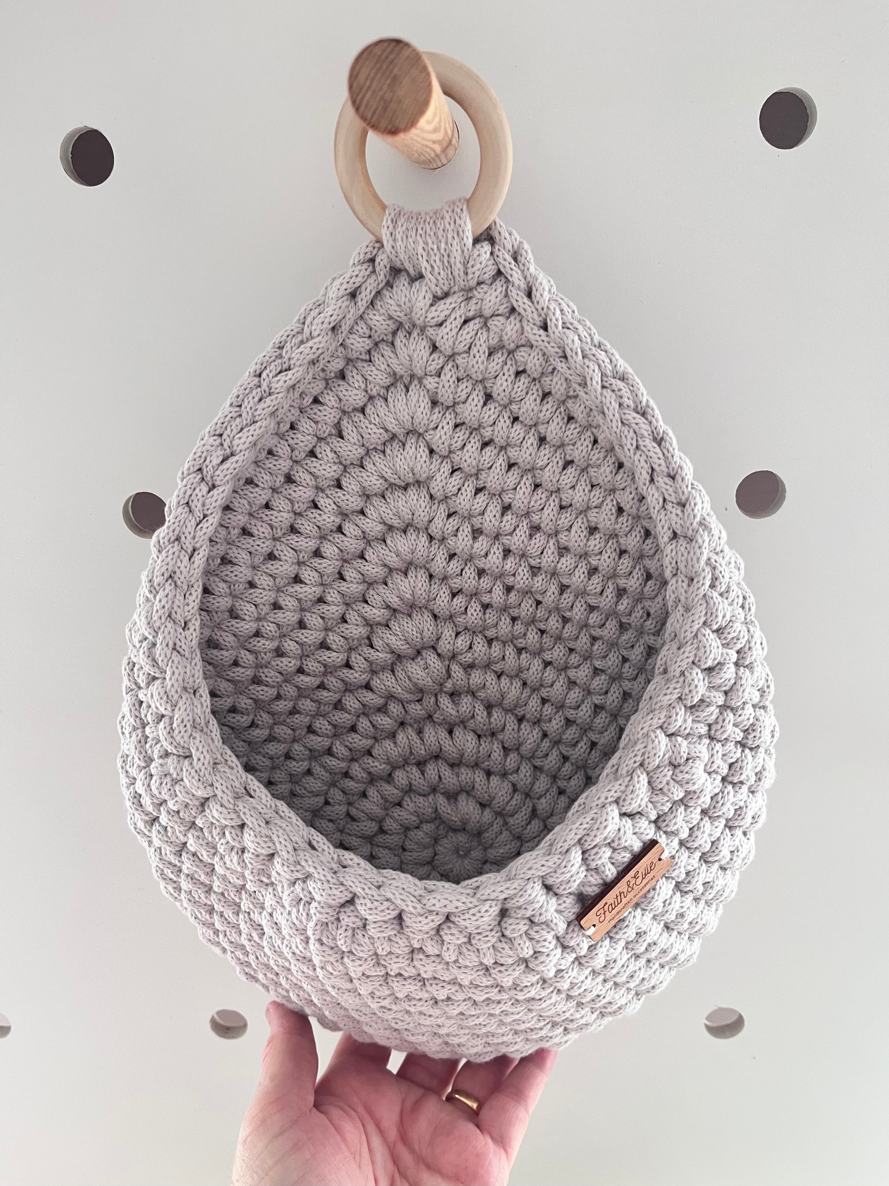 Handmade hanging basket - colour Moonlight